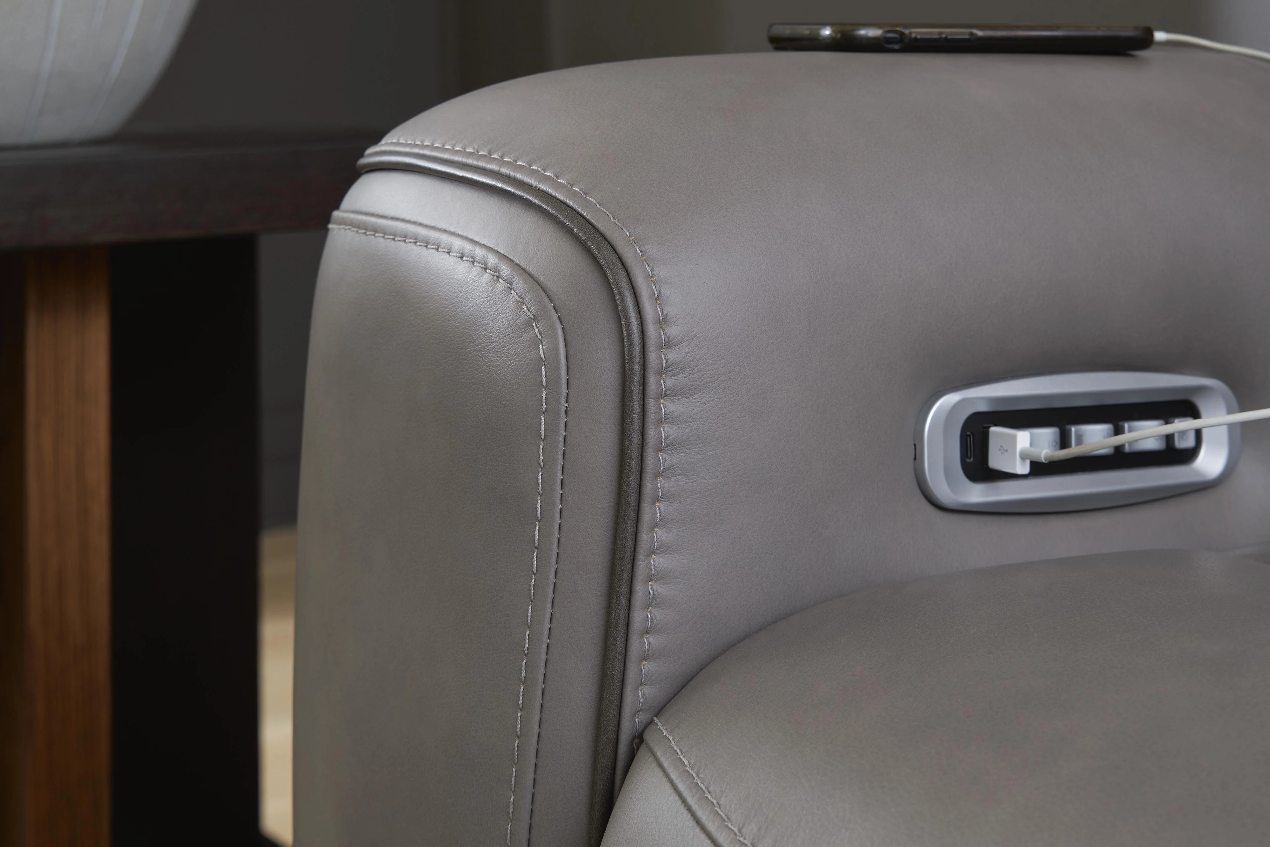 5Z-Comfort Power Reclining Sofa - Image 9