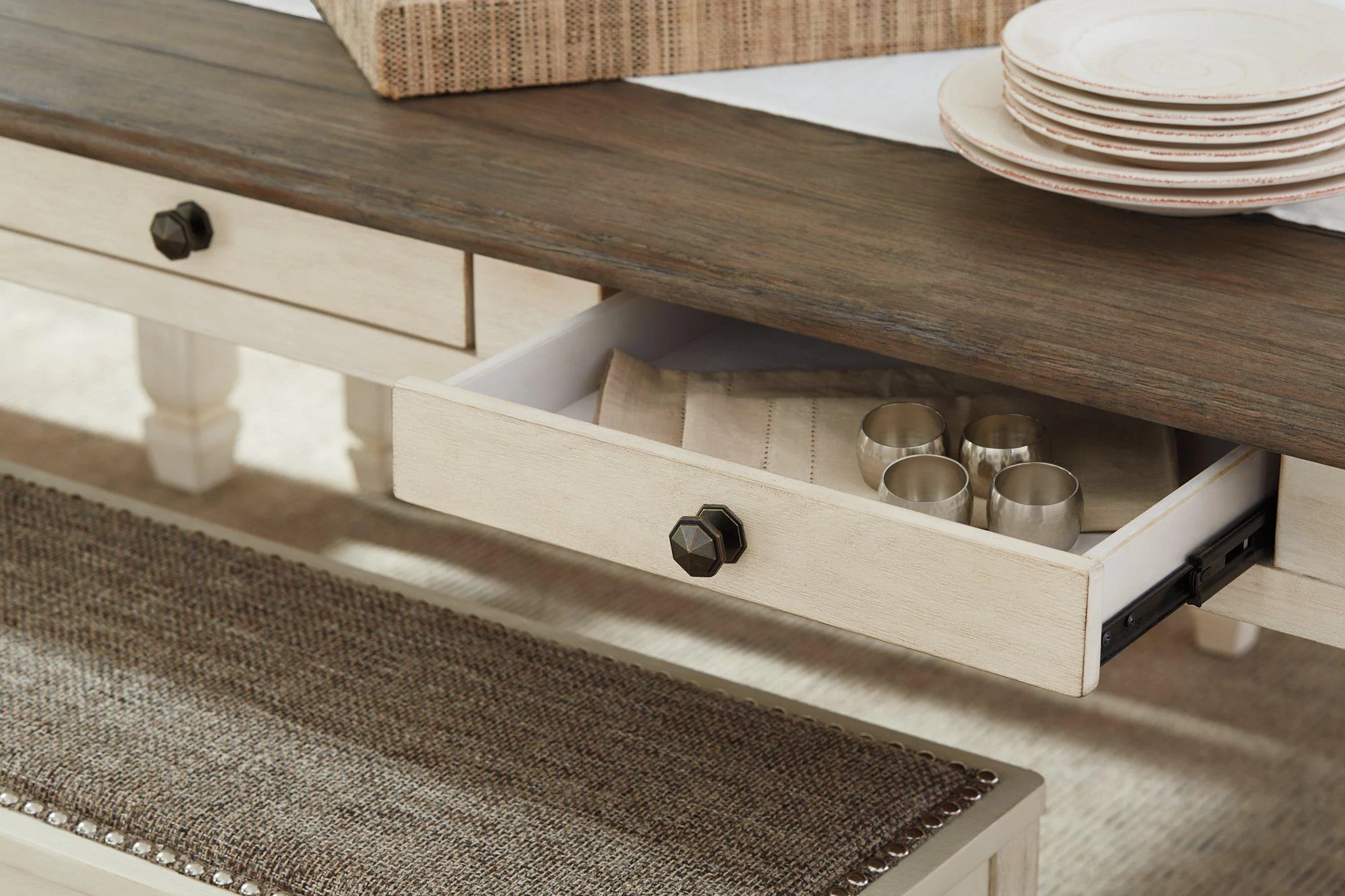 Bolanburg Dining Set - Image 3