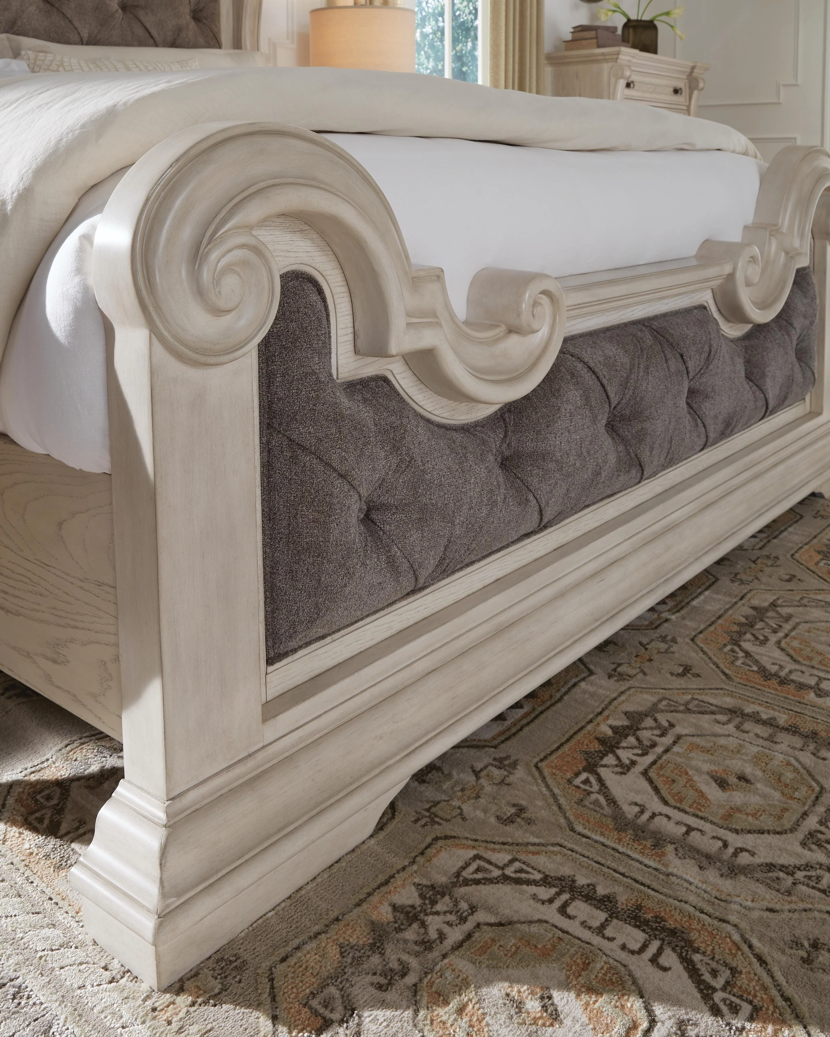 Bruchandi Upholstered Bed - Image 9