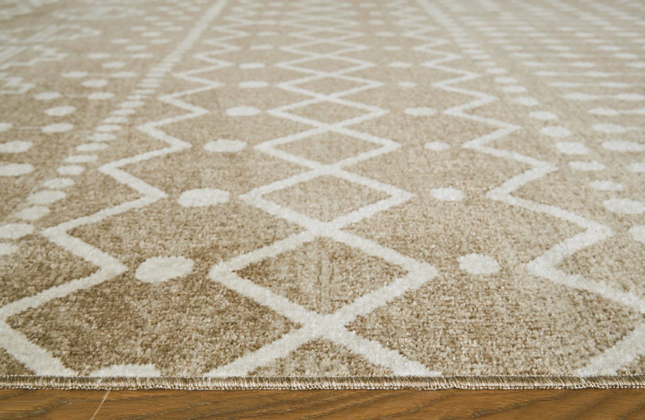 Bunchly 8' x 10' Rug - Image 5