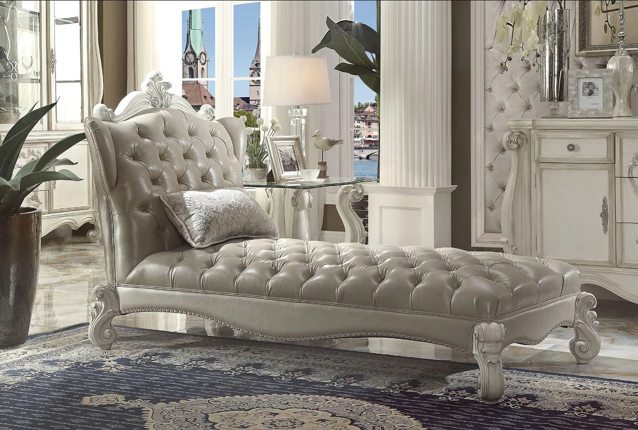 Chaise w/Pillow