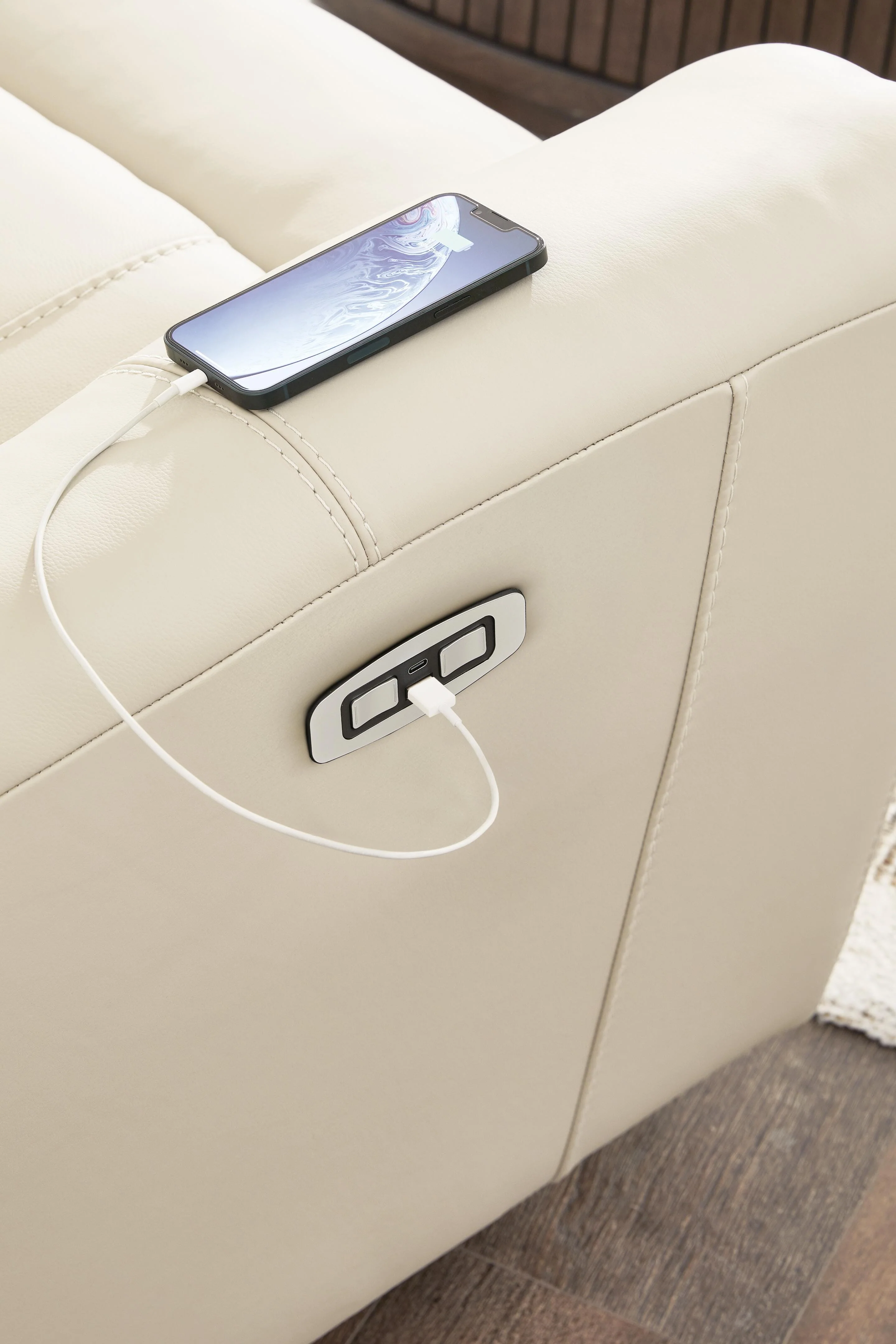 Dahlmoore Power Reclining Loveseat with Console - Image 10