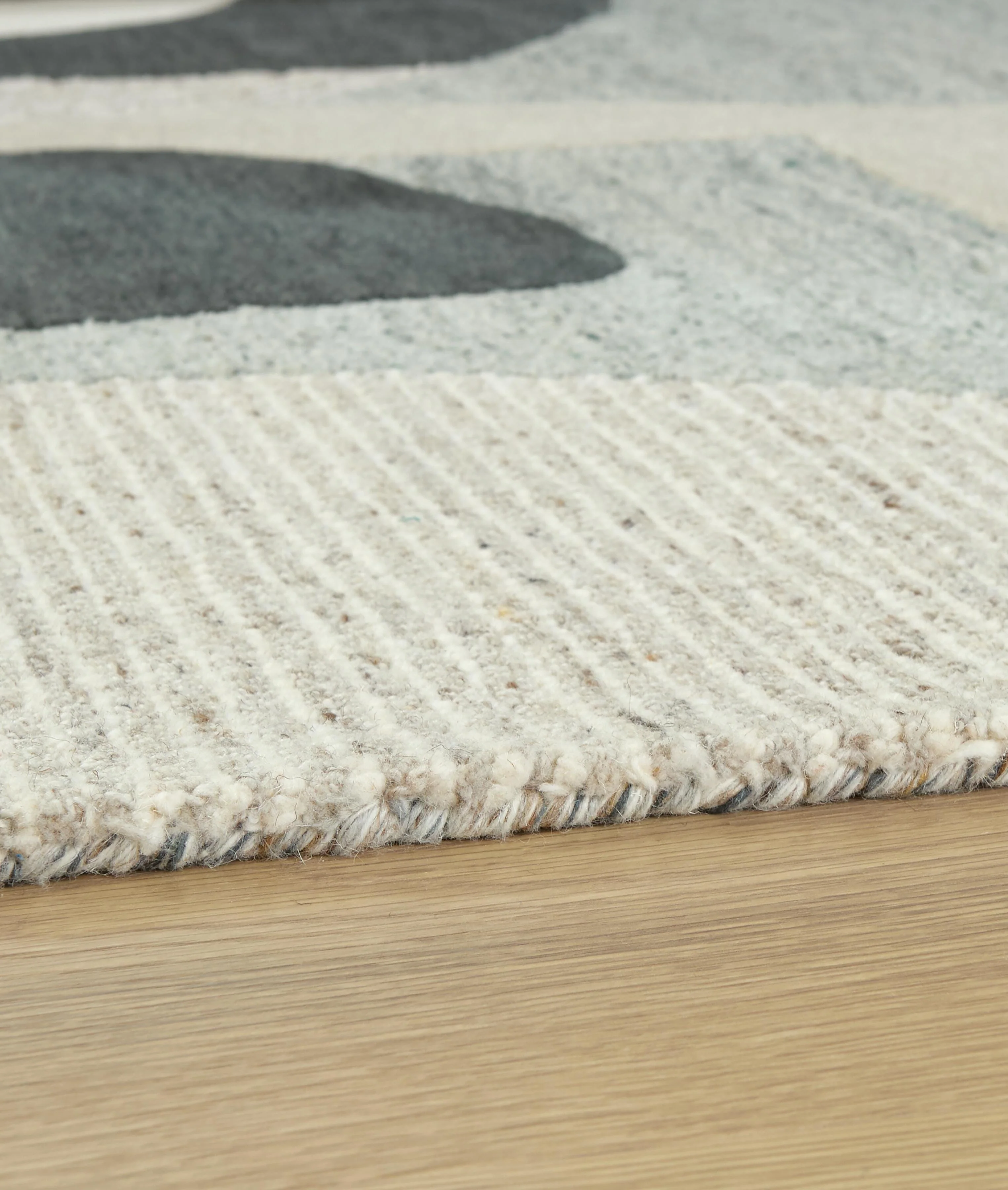 Edrickhill 5' x 7' Rug - Image 5