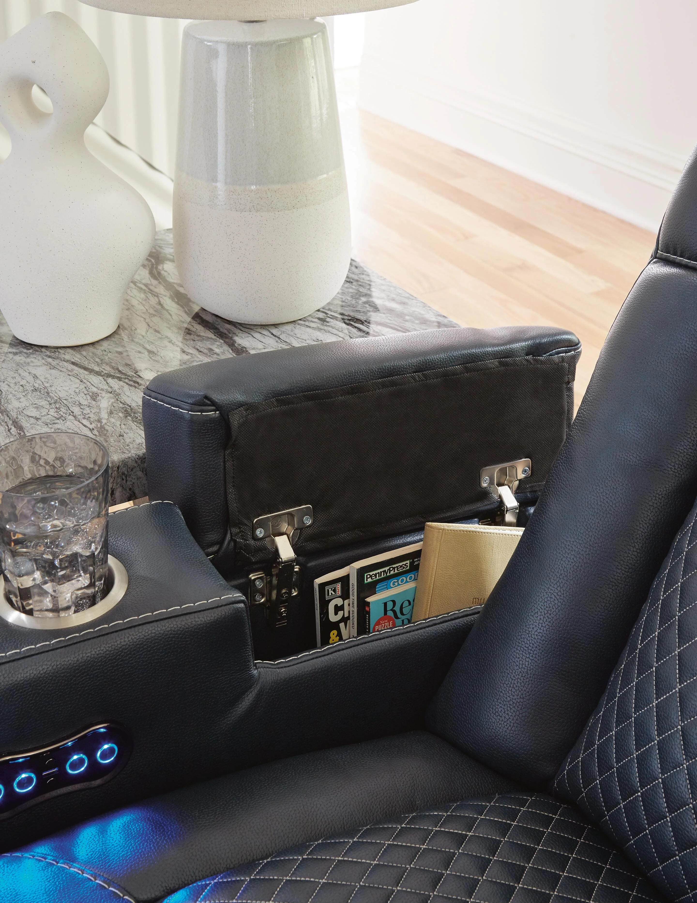 Fyne-Dyme Power Reclining Loveseat with Console - Image 33