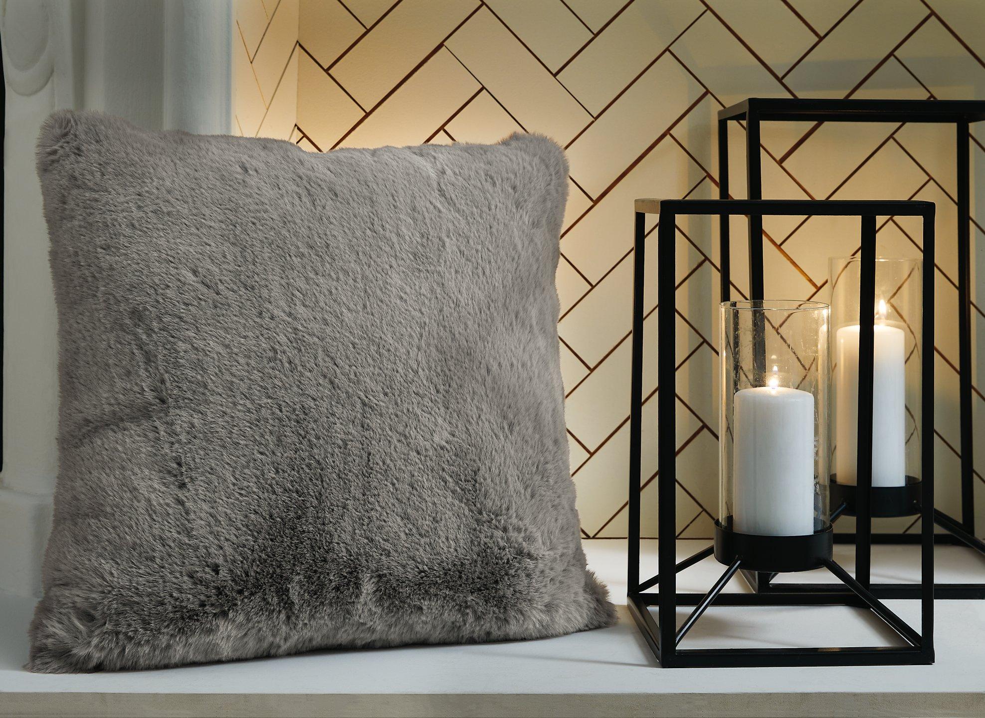 Gariland Pillow - Image 20
