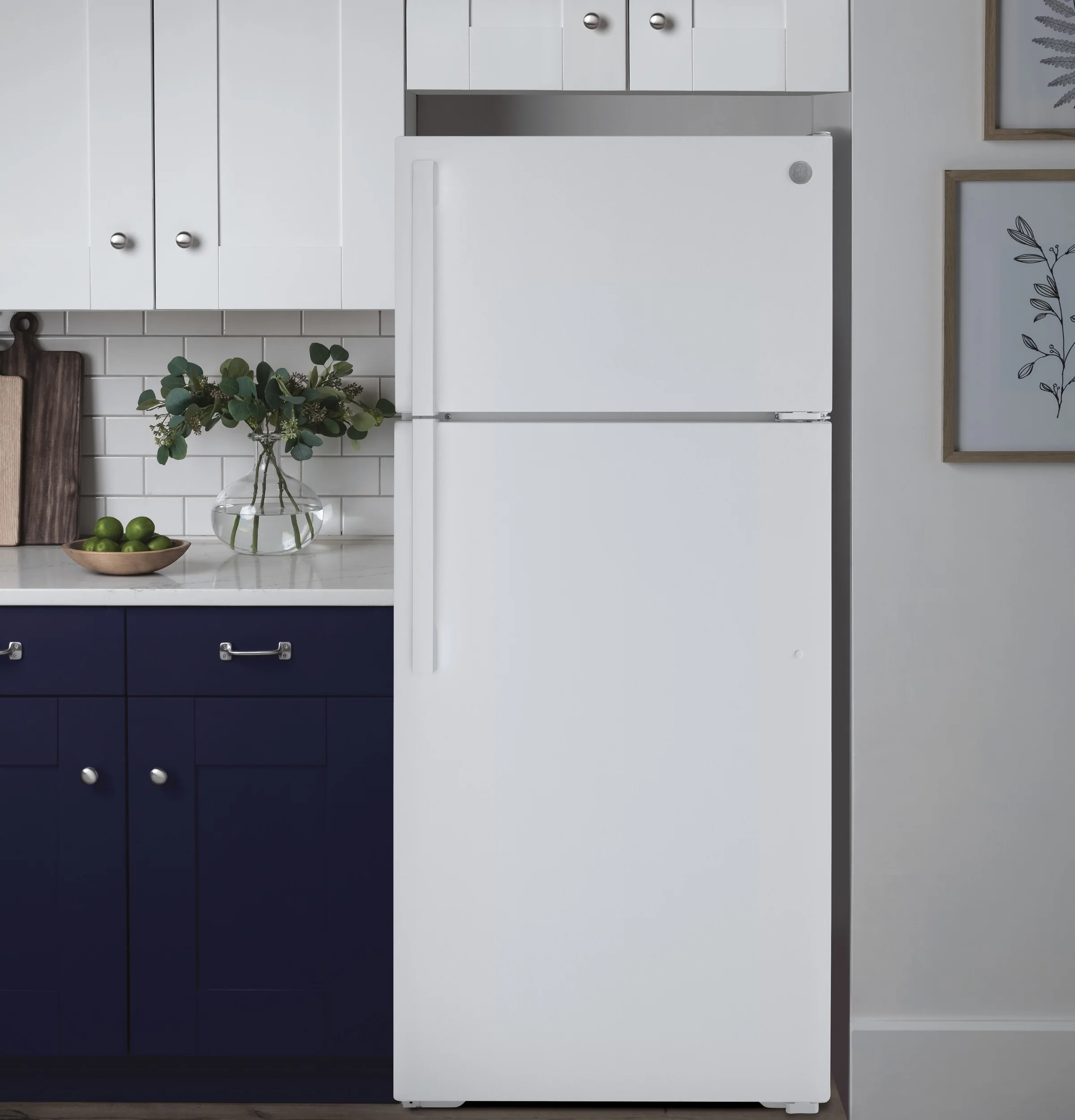 GE® 21.9 Cu. Ft. Garage Ready Top-Freezer Refrigerator GTS22KGNRWW - Image 6