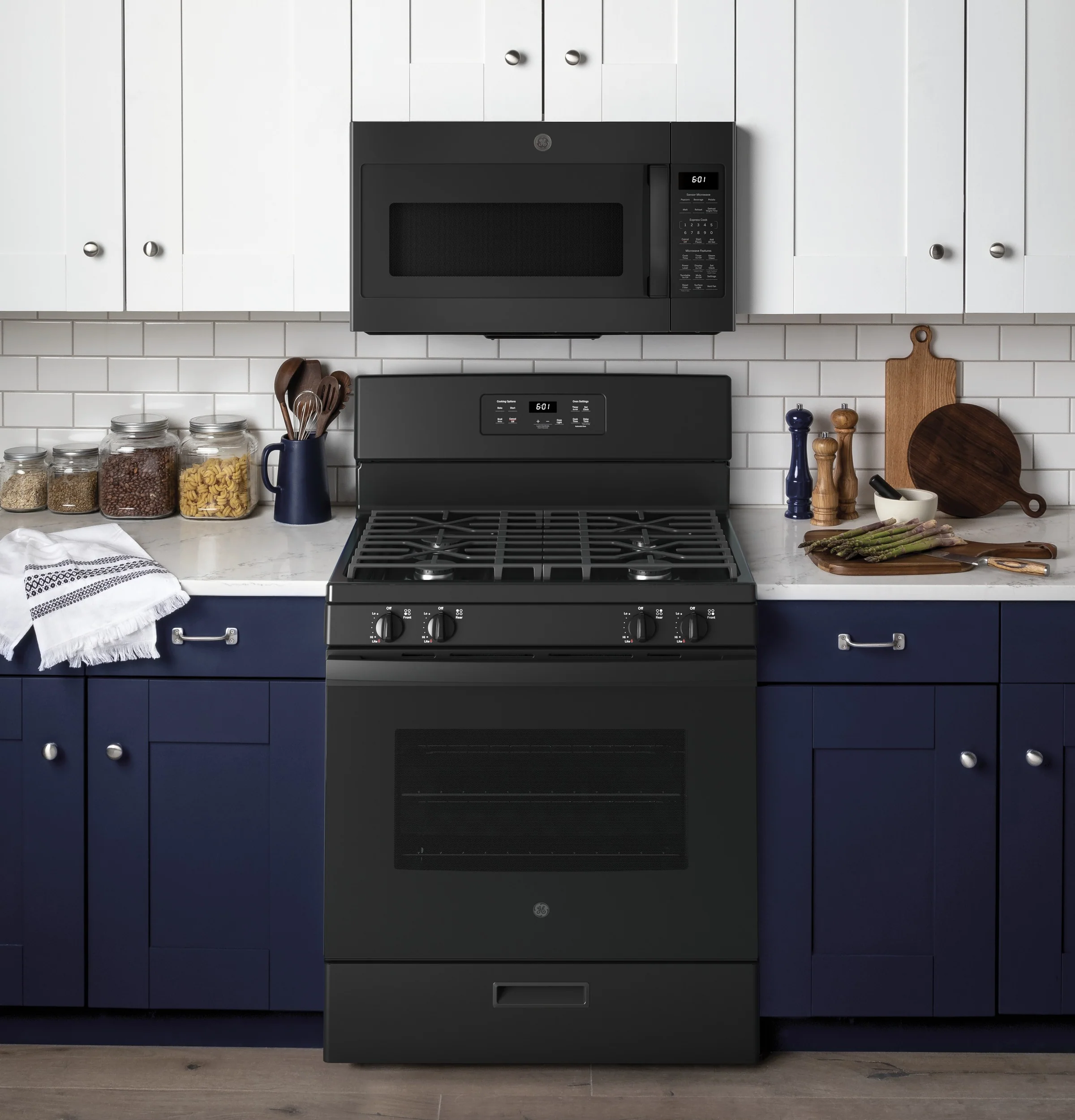 GE® ENERGY STAR® 30" Free-Standing Electric Range JBS360RTSS - Image 6