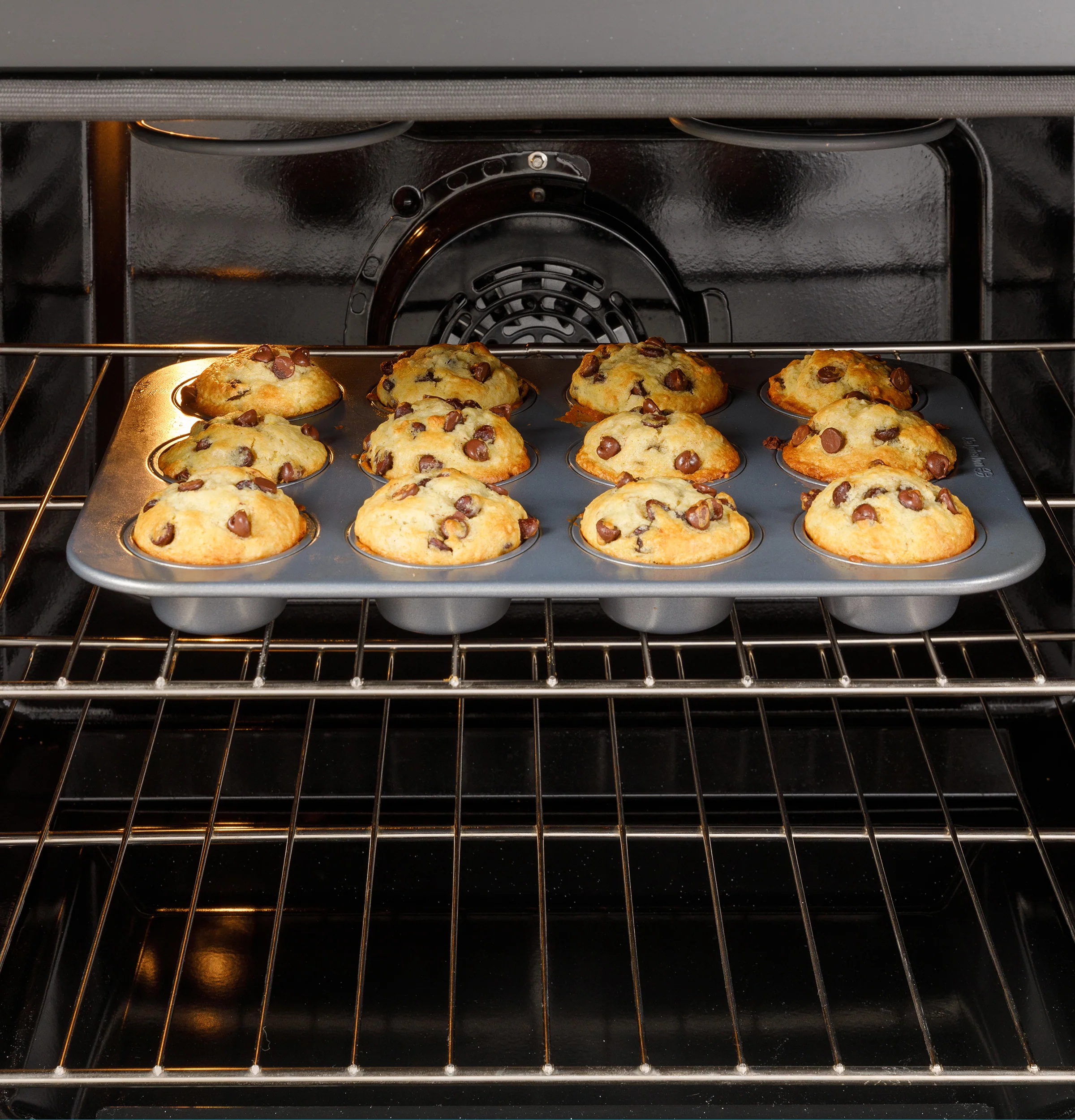 GE® 30" Slide-In Front-Control Convection Gas Range with No Preheat Air Fry and EasyWash™ Oven Tray GGS600AVES - Image 8