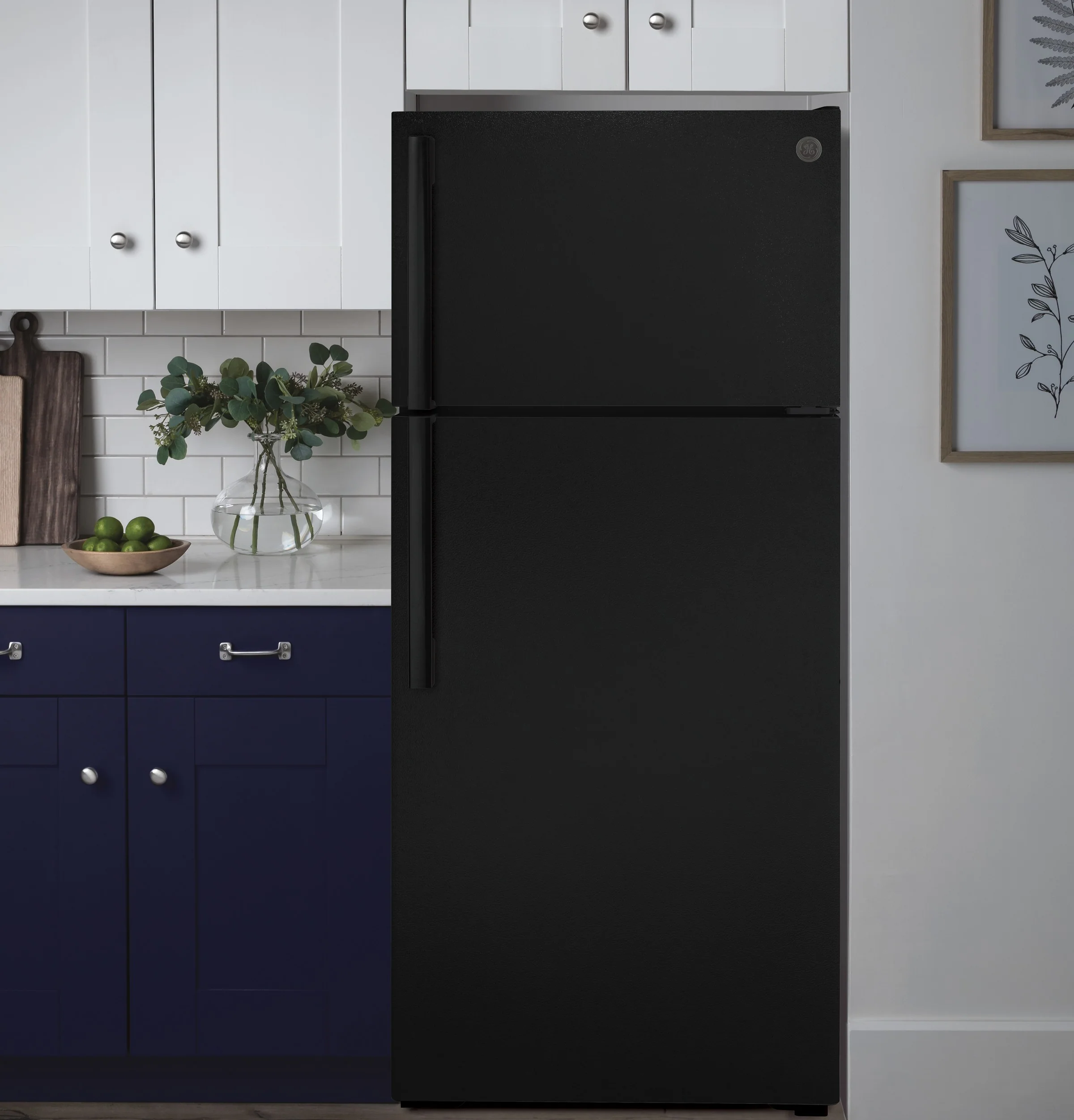 GE® ENERGY STAR® 16.6 Cu. Ft. Top-Freezer Refrigerator GTE17GTNRBB - Image 6