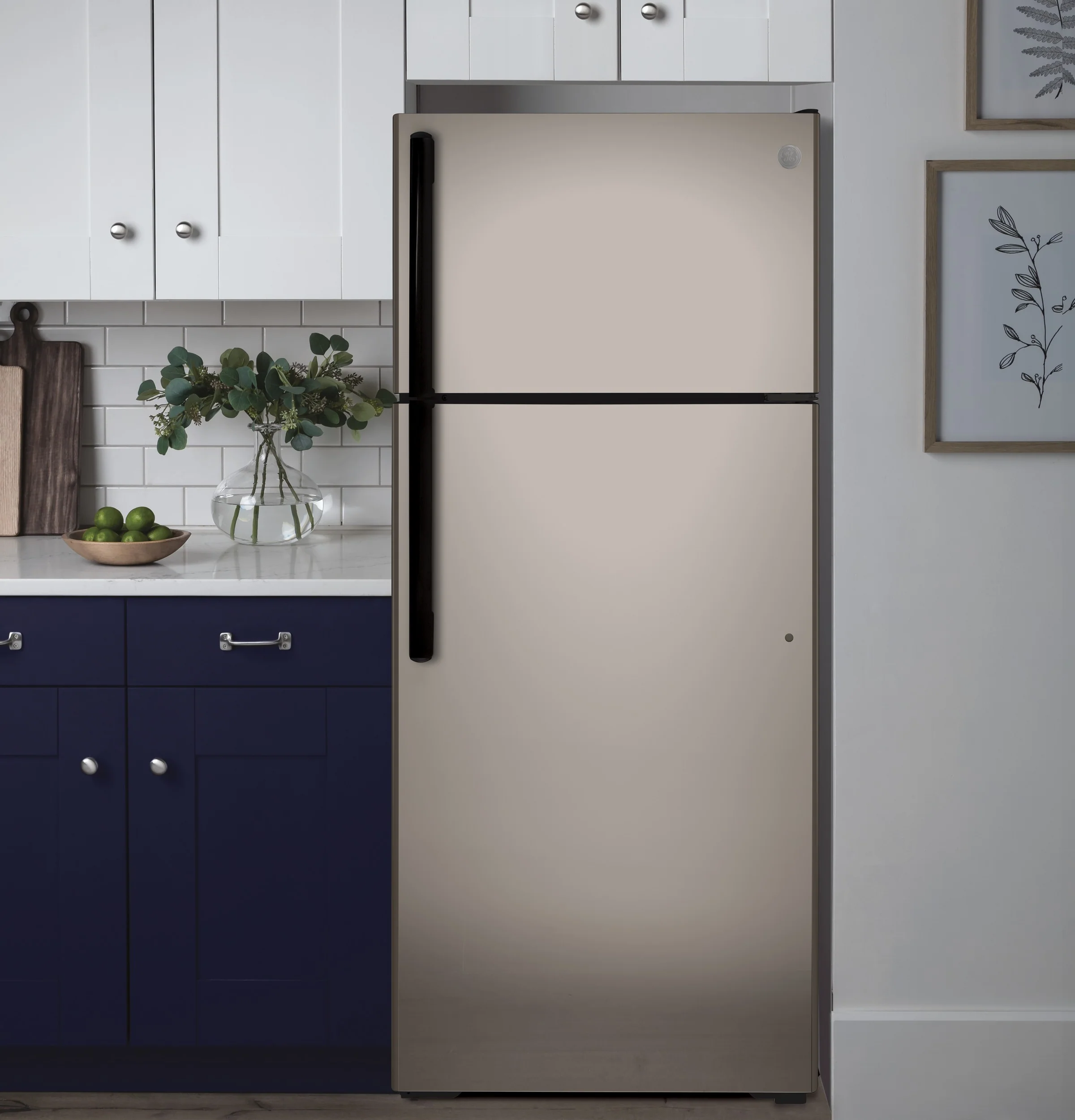 GE® ENERGY STAR® 17.5 Cu. Ft. Top-Freezer Refrigerator GIE18GCNRSA - Image 3
