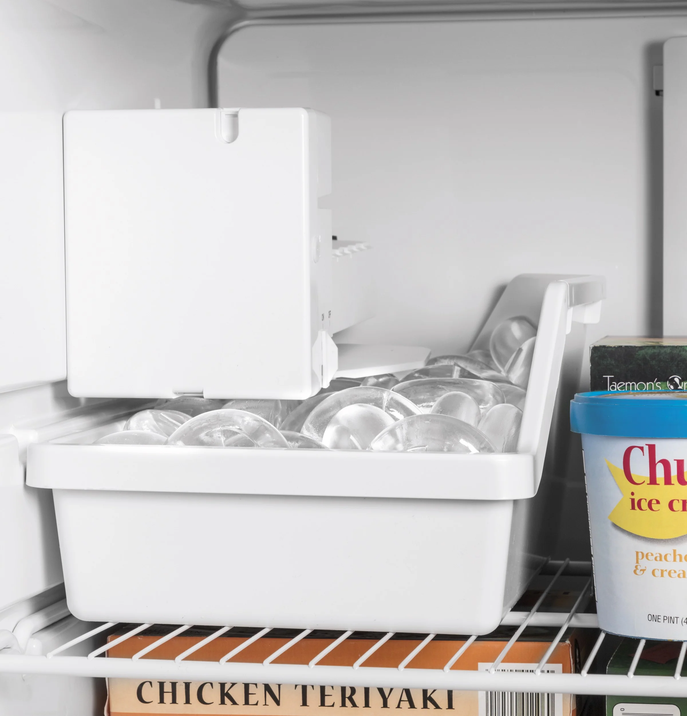 GE® ENERGY STAR® 17.5 Cu. Ft. Top-Freezer Refrigerator GIE18GCNRSA - Image 8