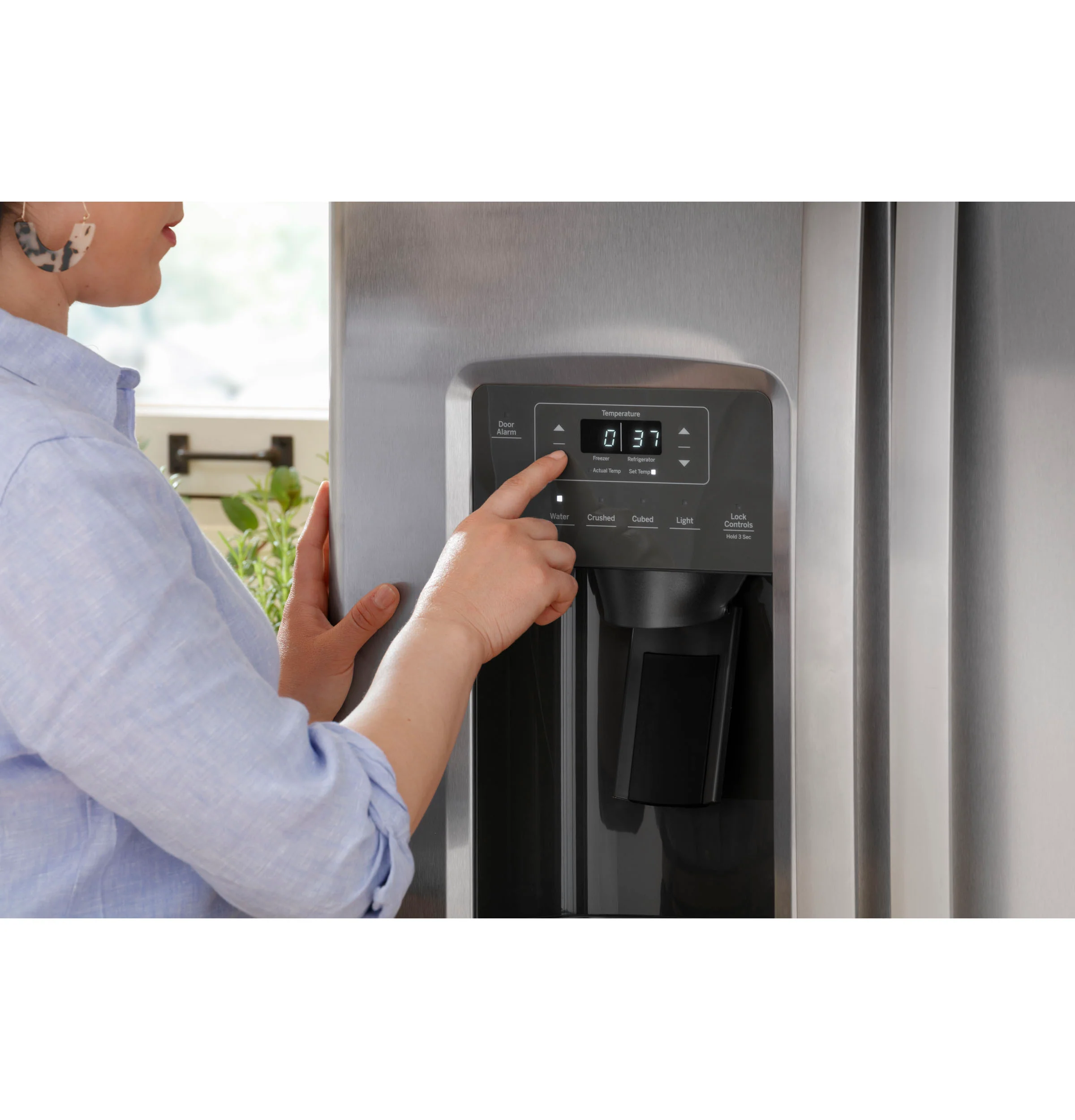 GE® ENERGY STAR® 23.0 Cu. Ft. Side-By-Side Refrigerator GSE23GYPFS - Image 6