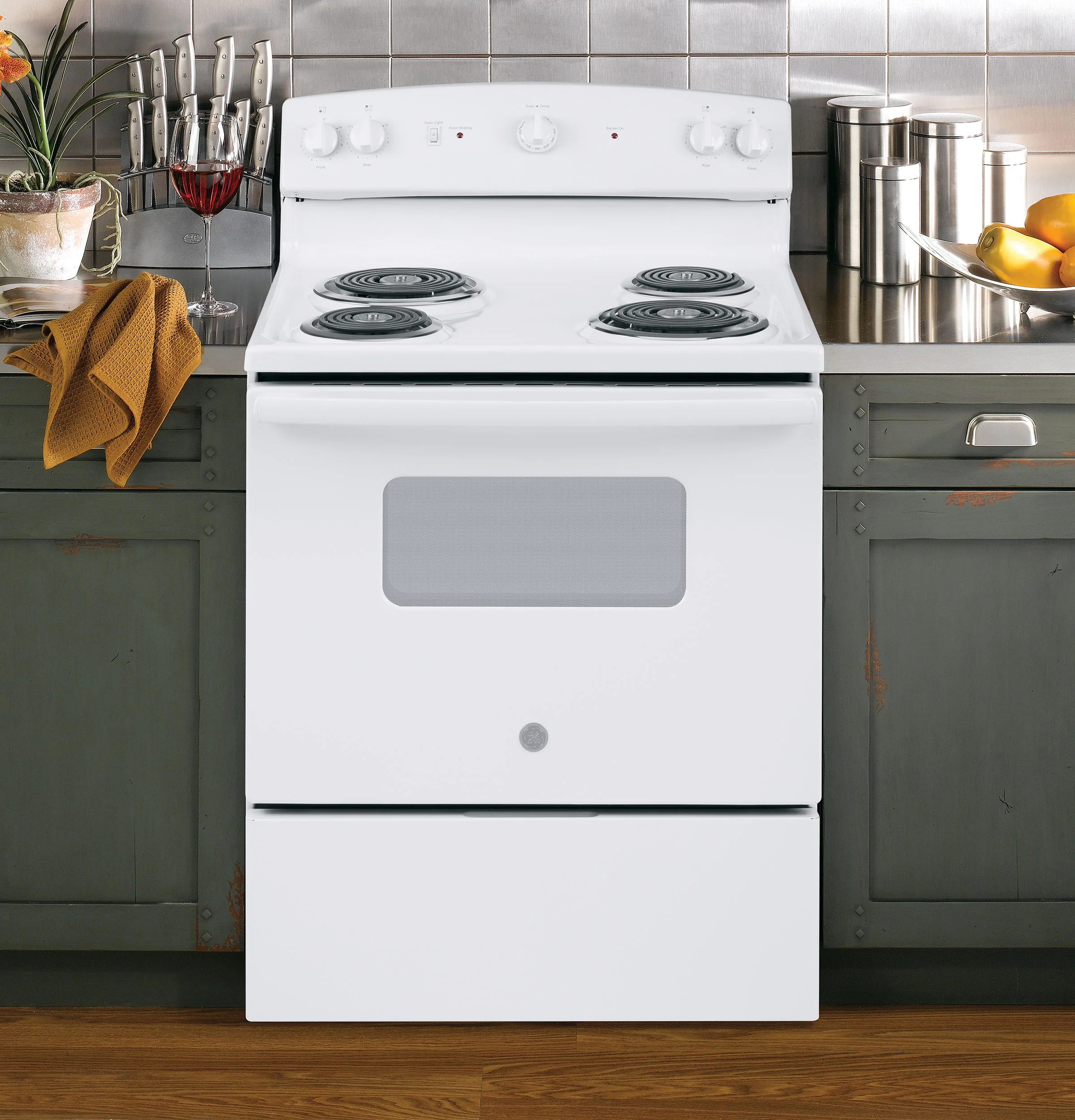 GE® ENERGY STAR® 30" Free-Standing Electric Range JBS160DMWW - Image 7