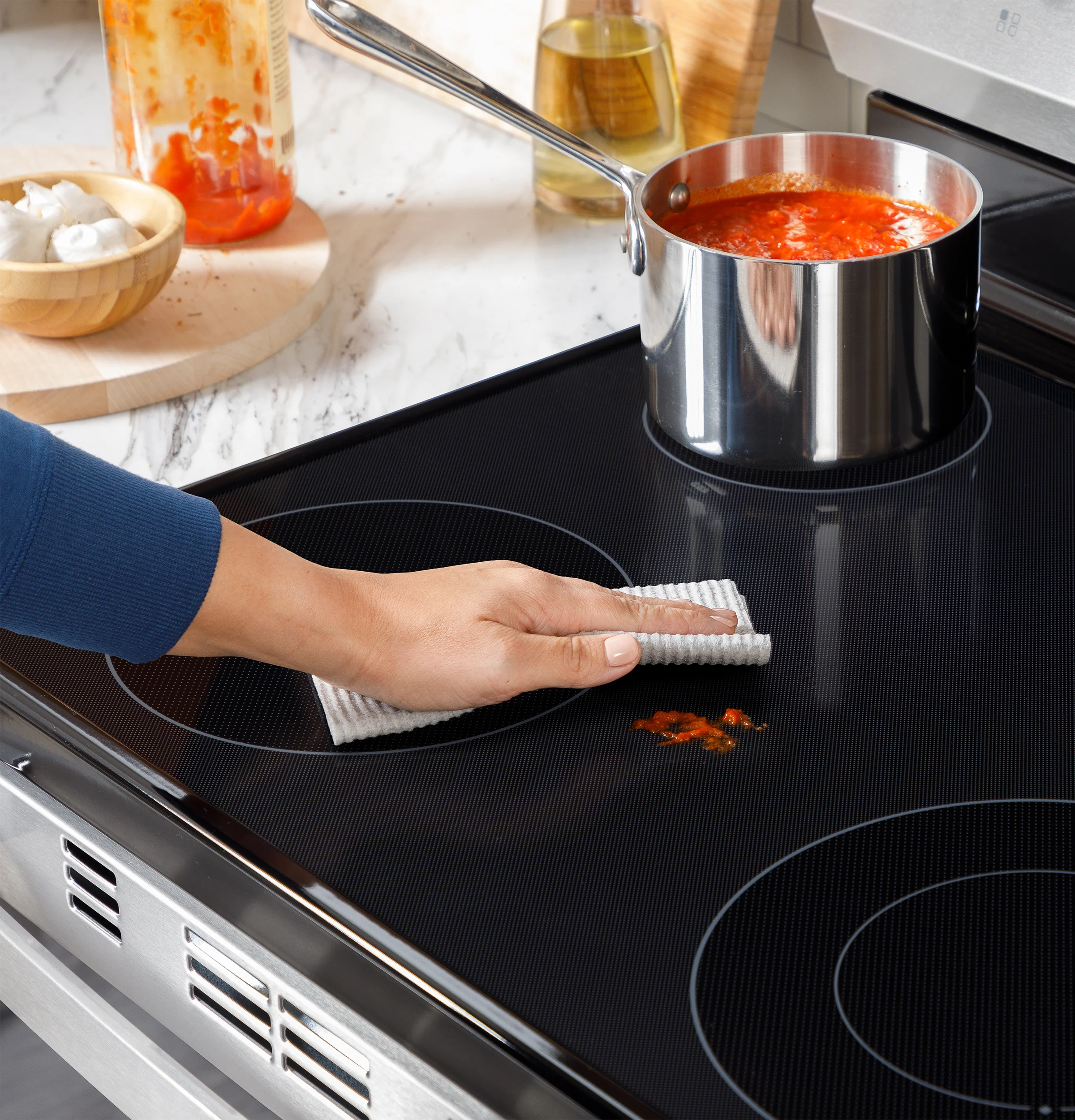 GE® ENERGY STAR® 30" Slide-In Electric Range with Crisp Mode GRS500PVBB - Image 13