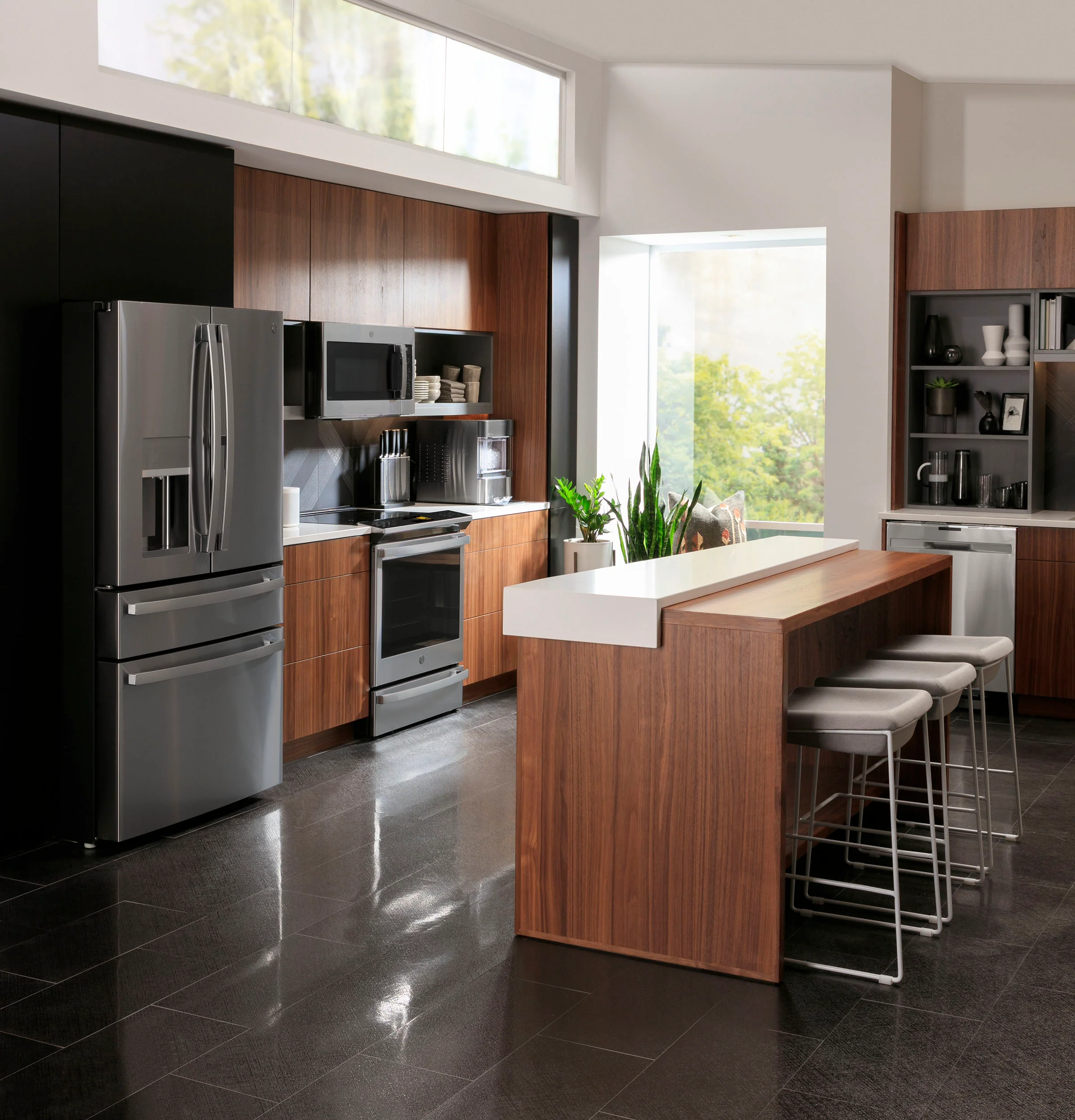 GE Profile™ 30" Smart Slide-In Electric Convection Fingerprint Resistant Range with No Preheat Air Fry PSS93YPFS - Image 5