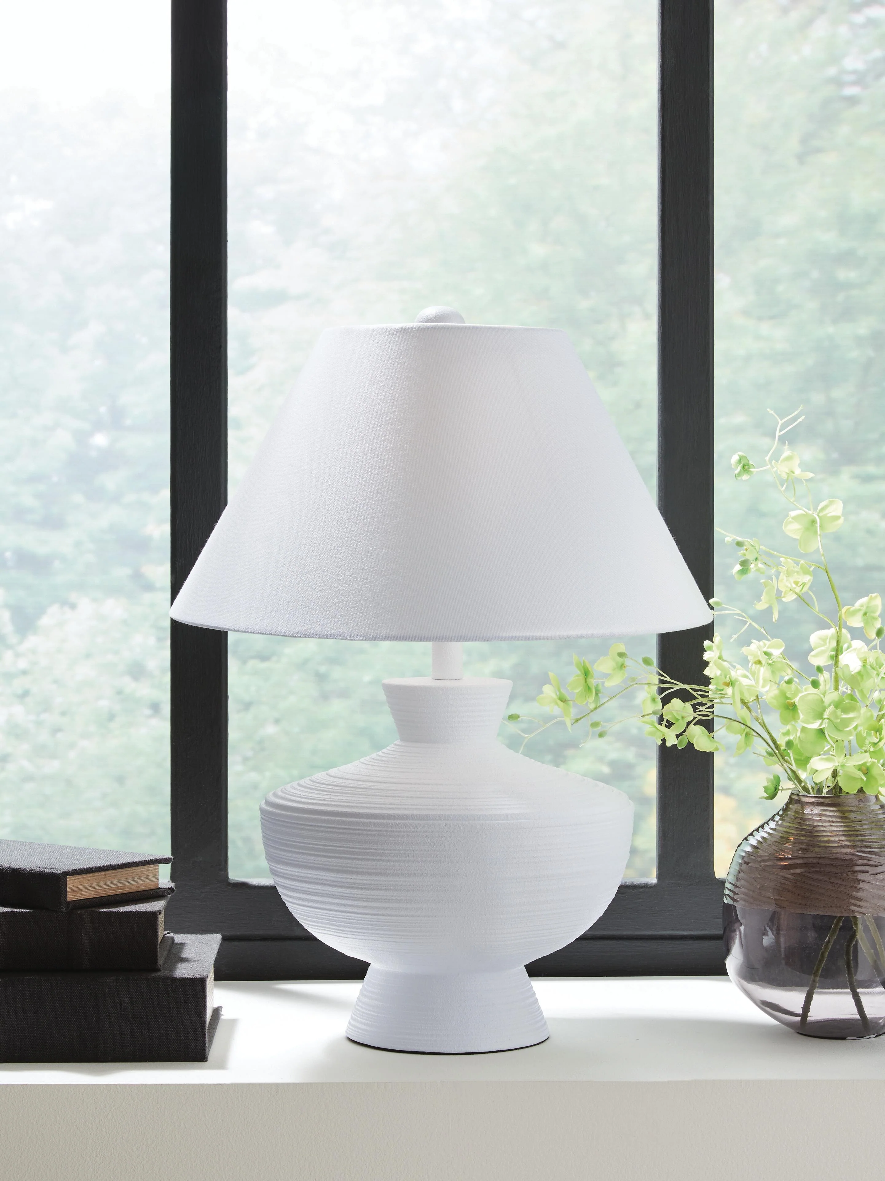 Harelwood Table Lamp - Image 2