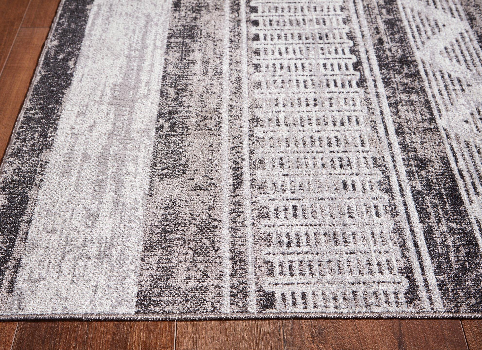 Henchester 5' x 7' Rug - Image 5