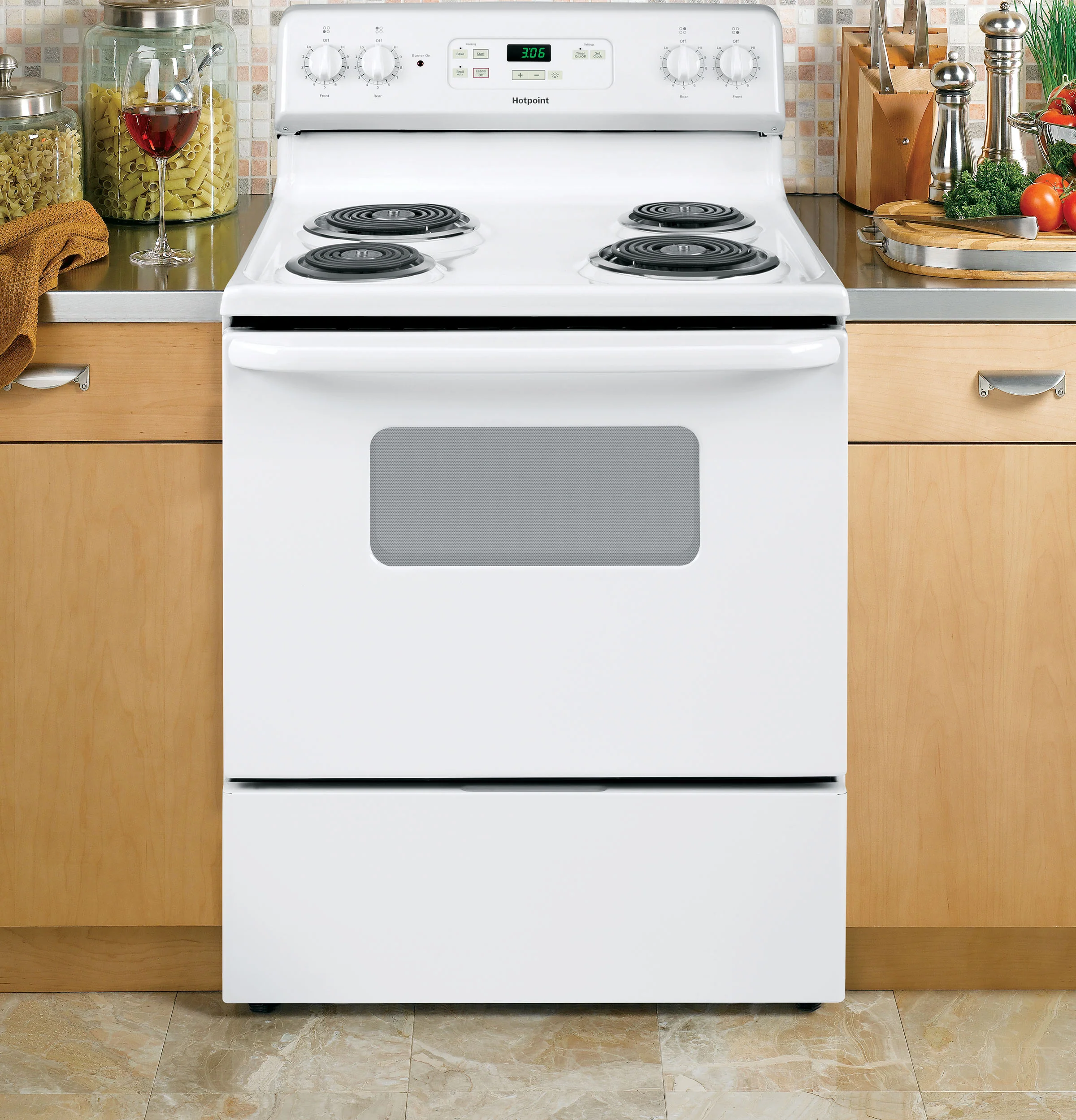 Hotpoint® ENERGY STAR® 30" Free-Standing Standard Clean Electric Range RBS360DMWW - Image 6