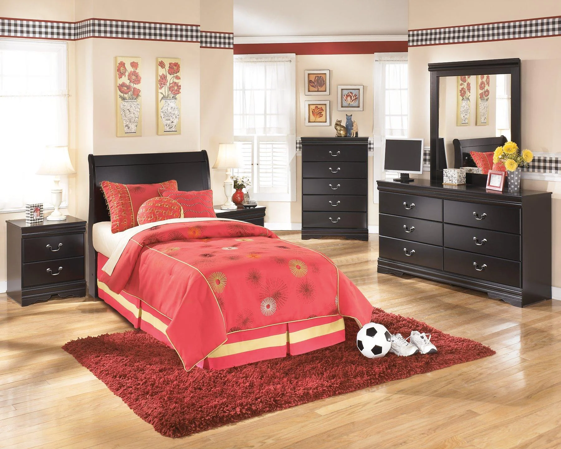 Huey Vineyard Chest of Drawers - Image 5