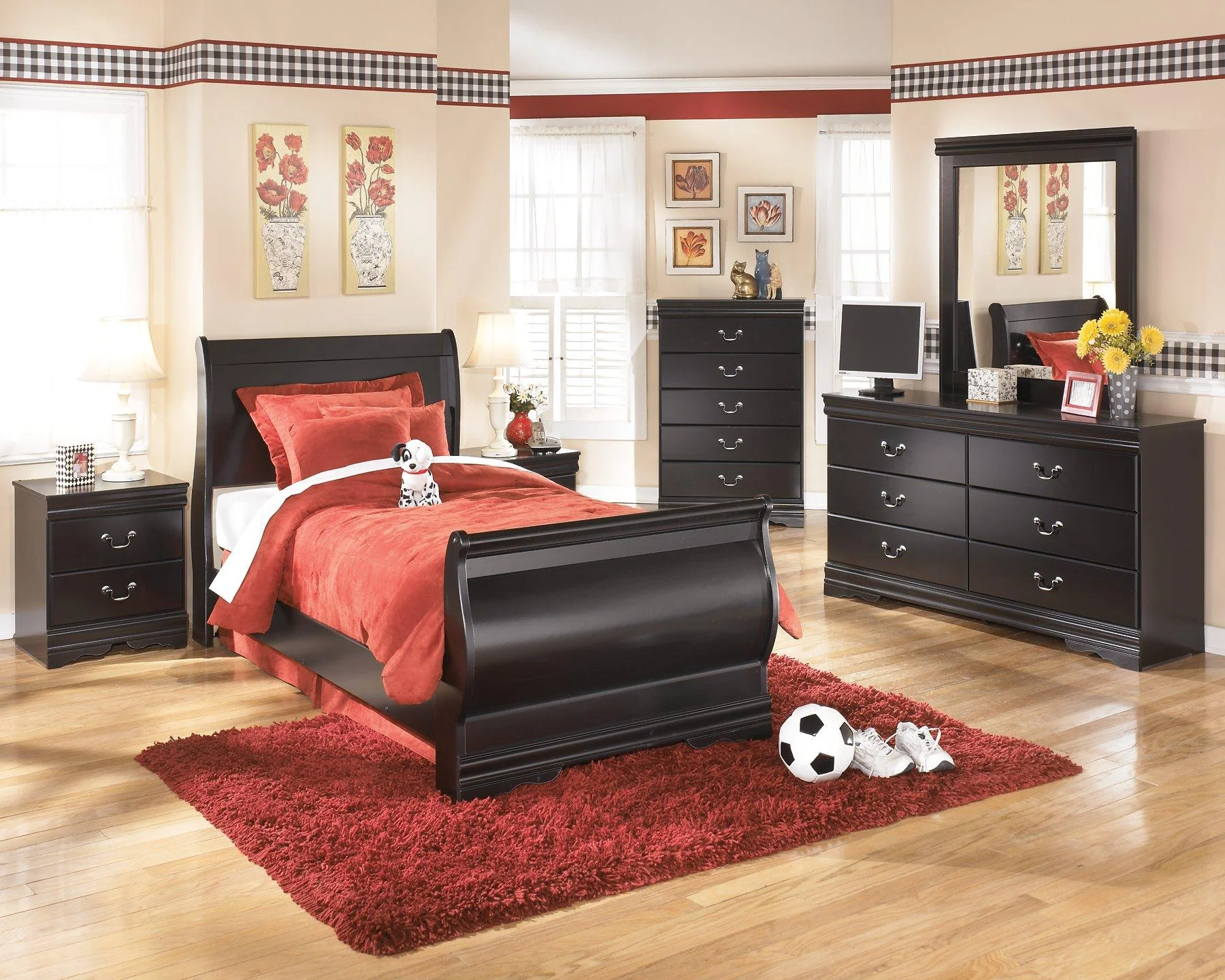 Huey Vineyard Chest of Drawers - Image 6