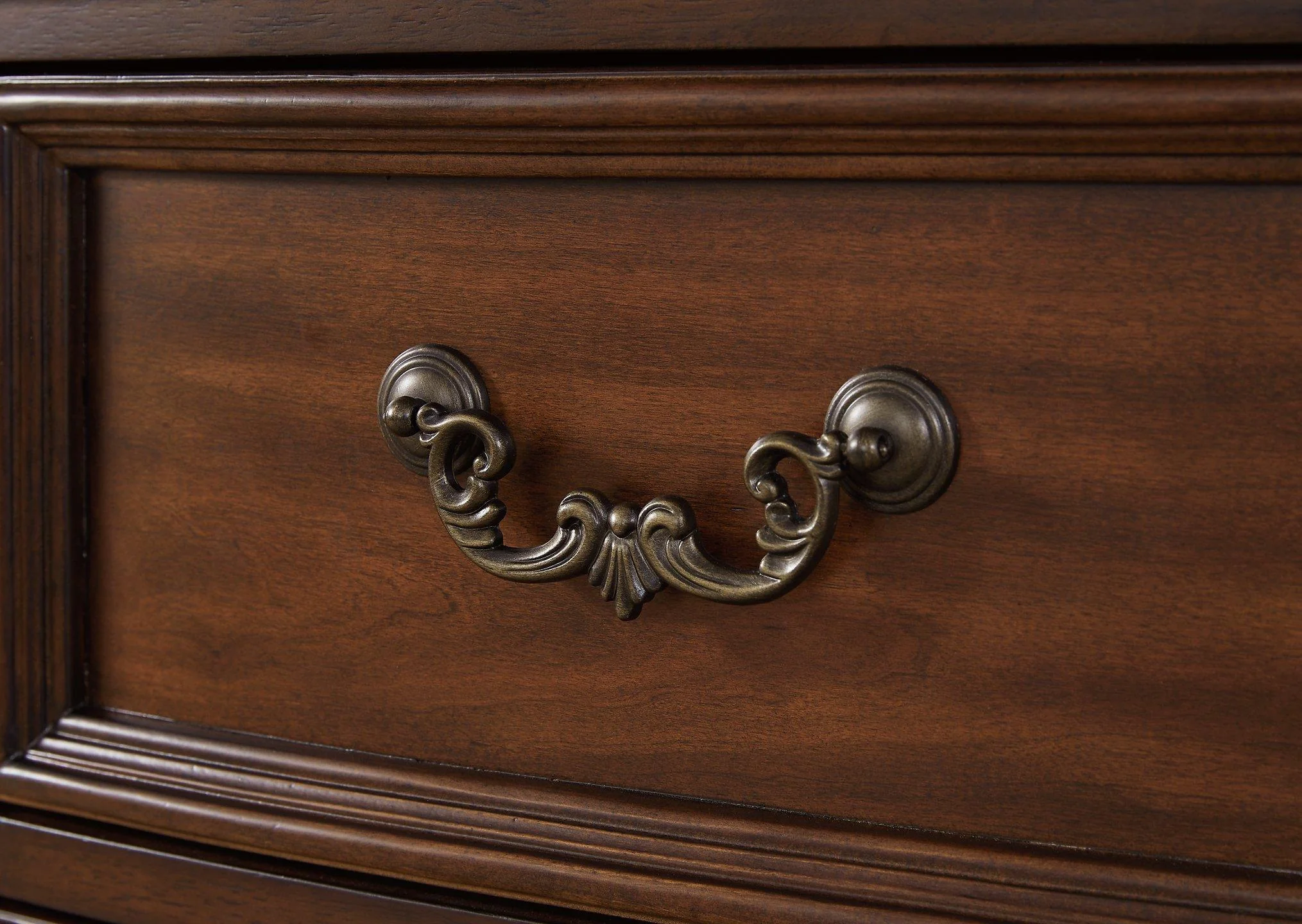 Lavinton Nightstand - Image 10