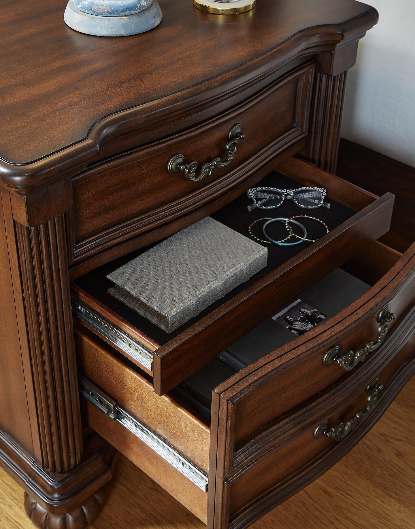 Lavinton Nightstand - Image 9