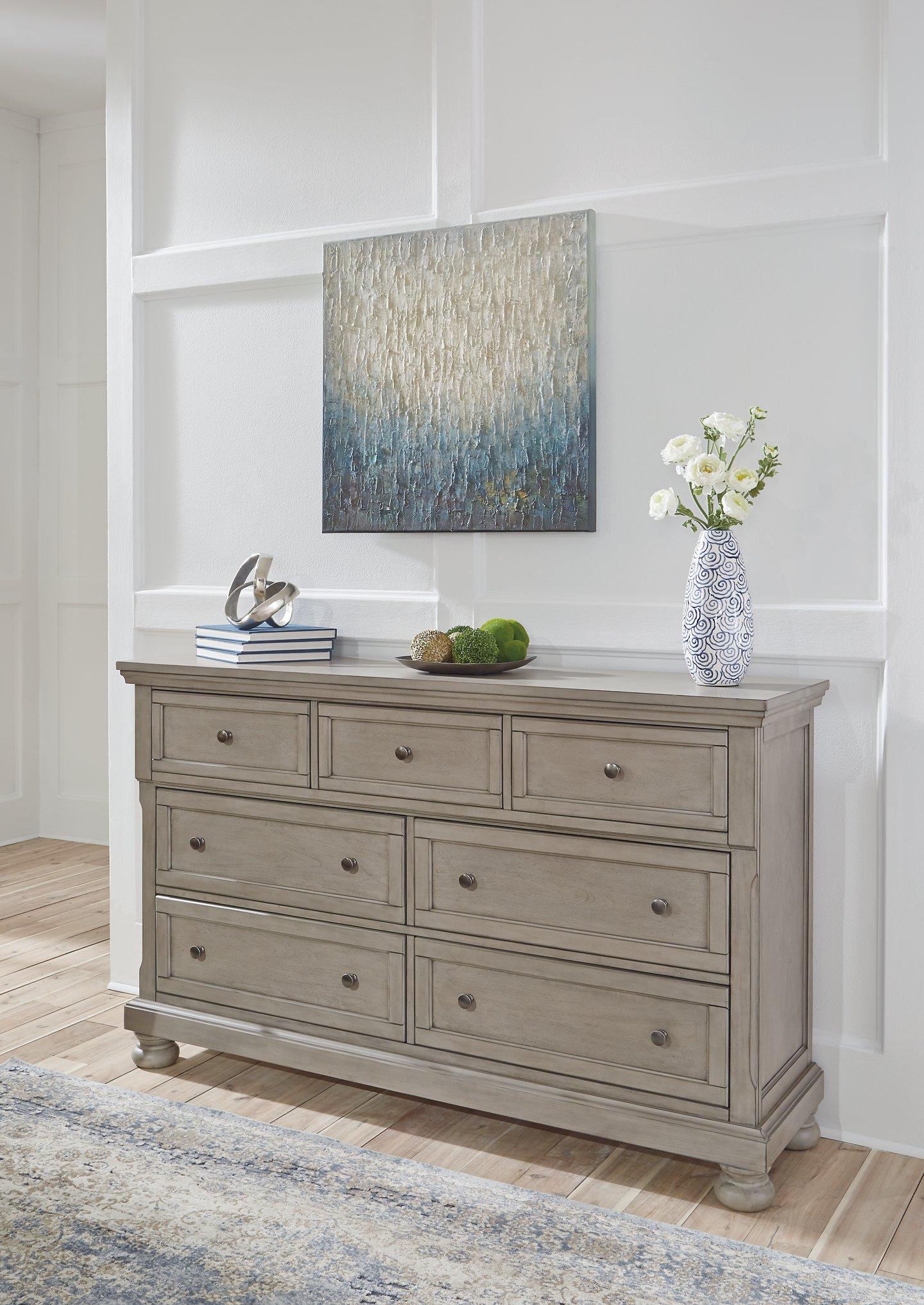 Lettner Dresser and Mirror - Image 7