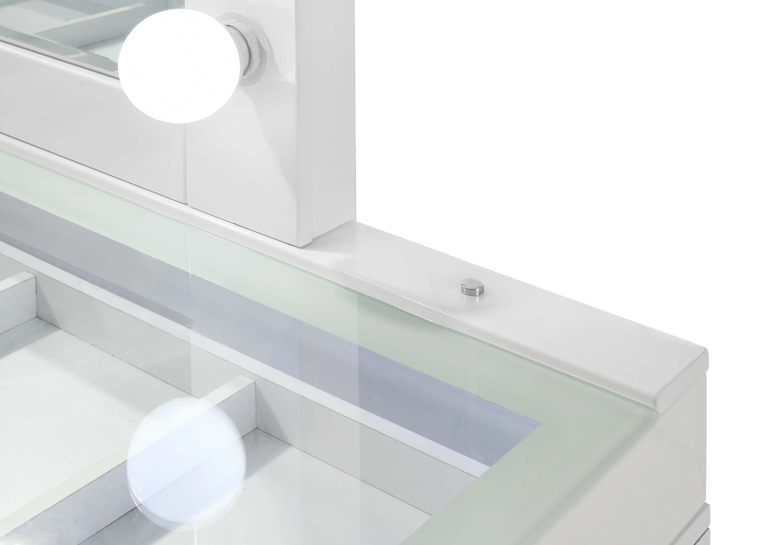 Luxo Vanity Set - Image 13