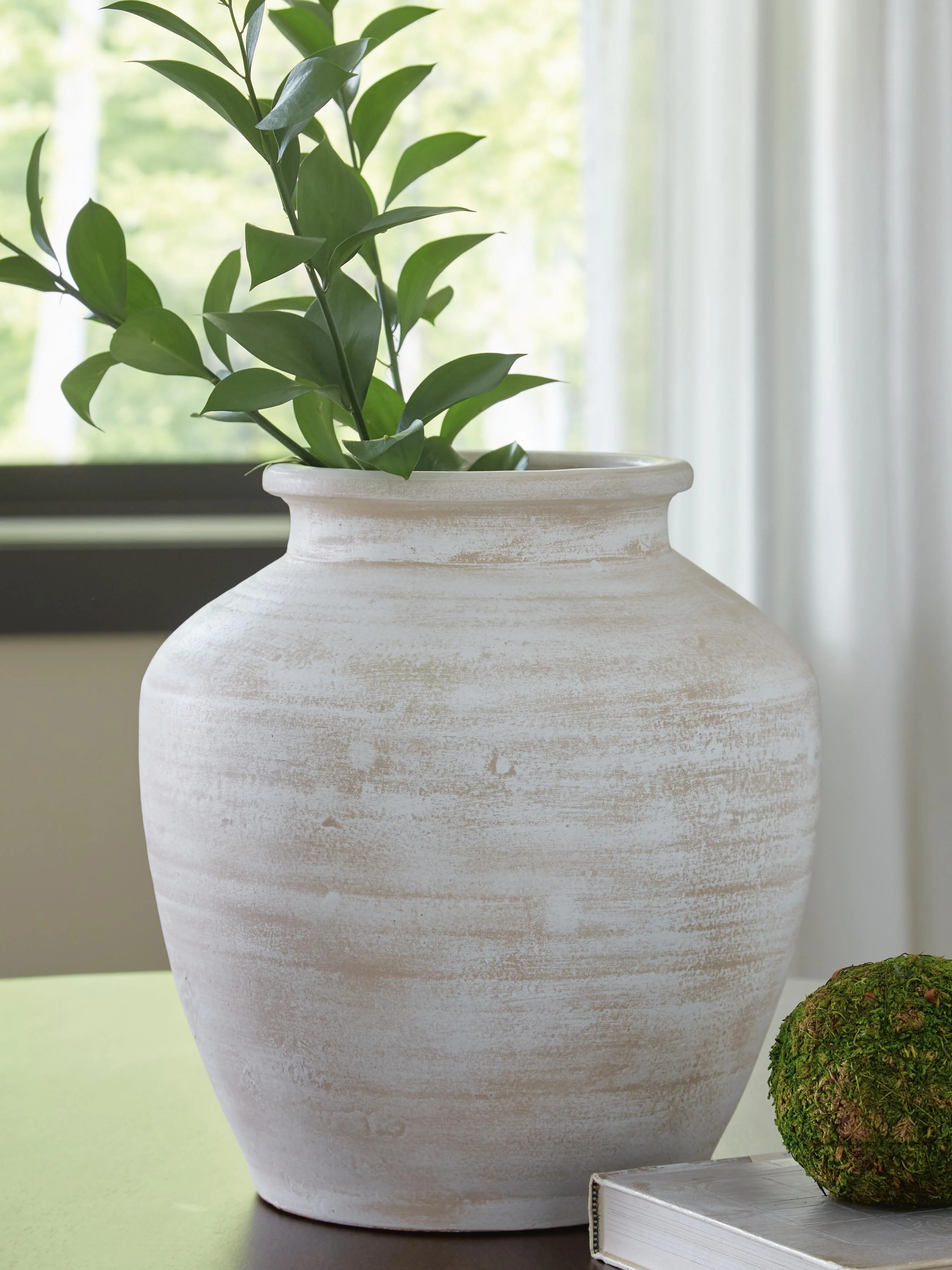 Meadie Vase - Image 11