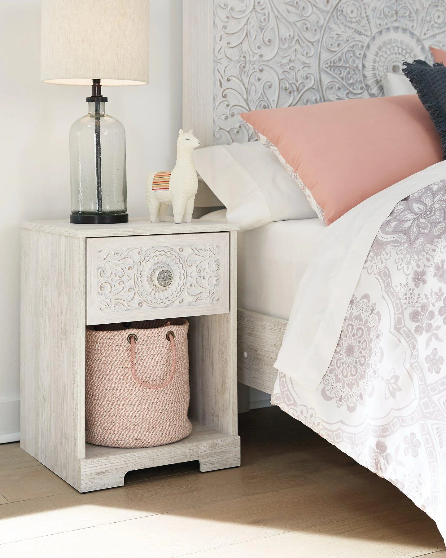 Paxberry Nightstand - Image 2