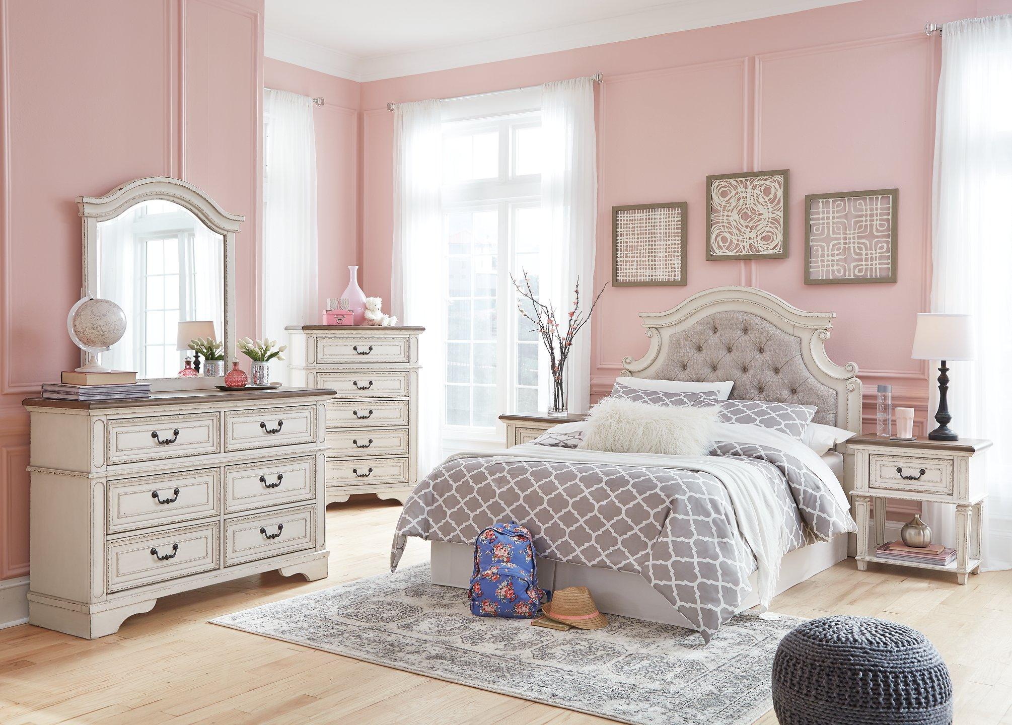 Realyn Dresser - Image 16
