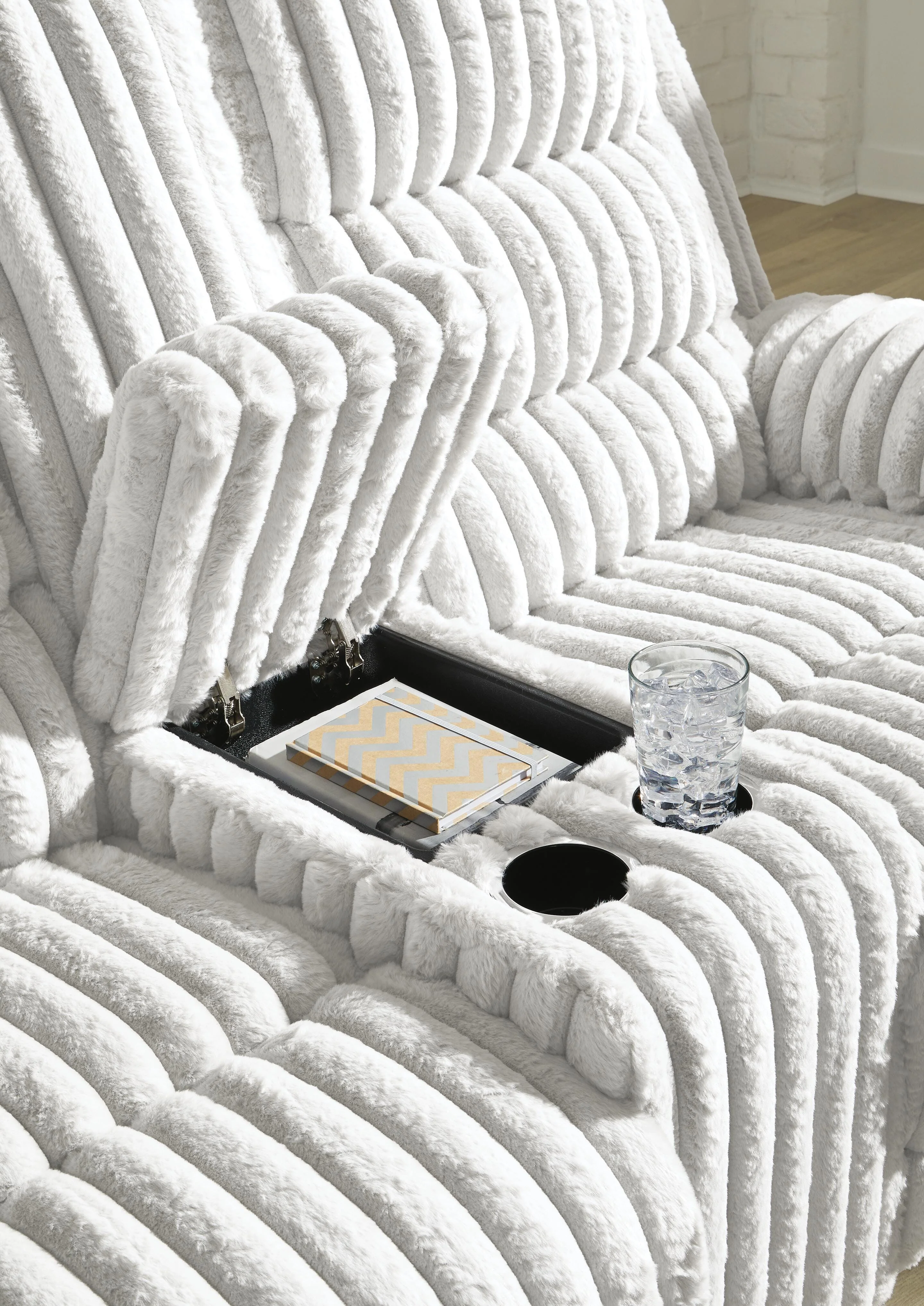 Rhines Falls Power Reclining Loveseat with Console - Image 6