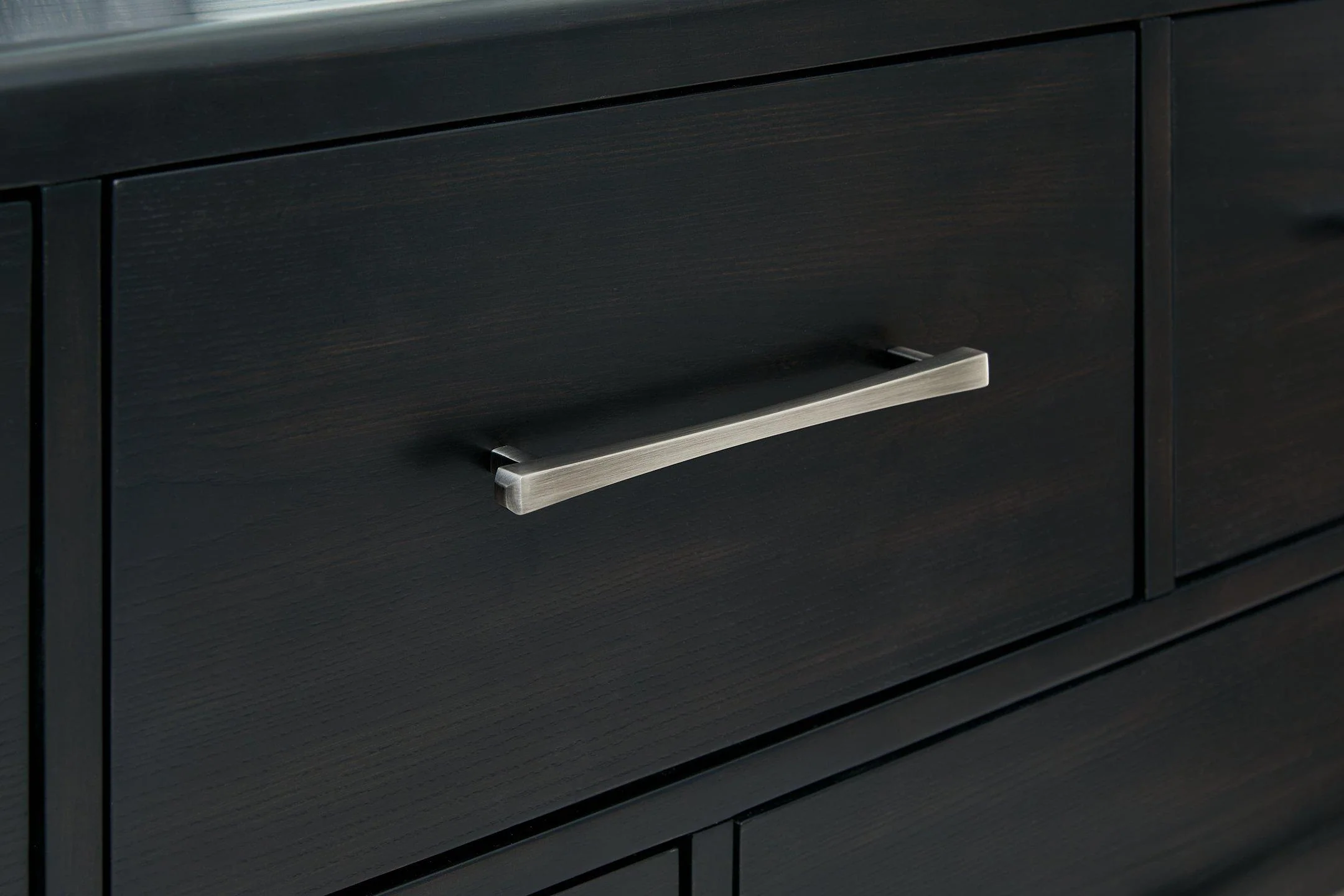 Rowanbeck Dresser - Image 9