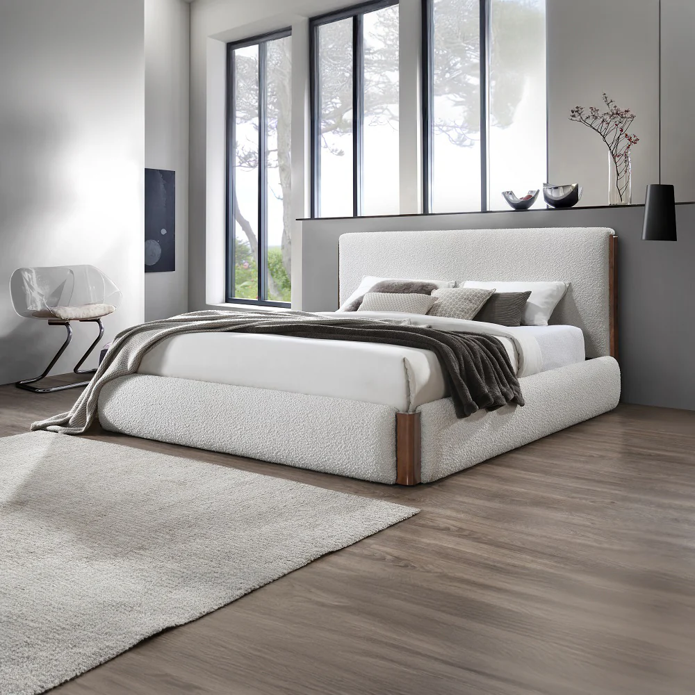 Sandro Eastern King Bed