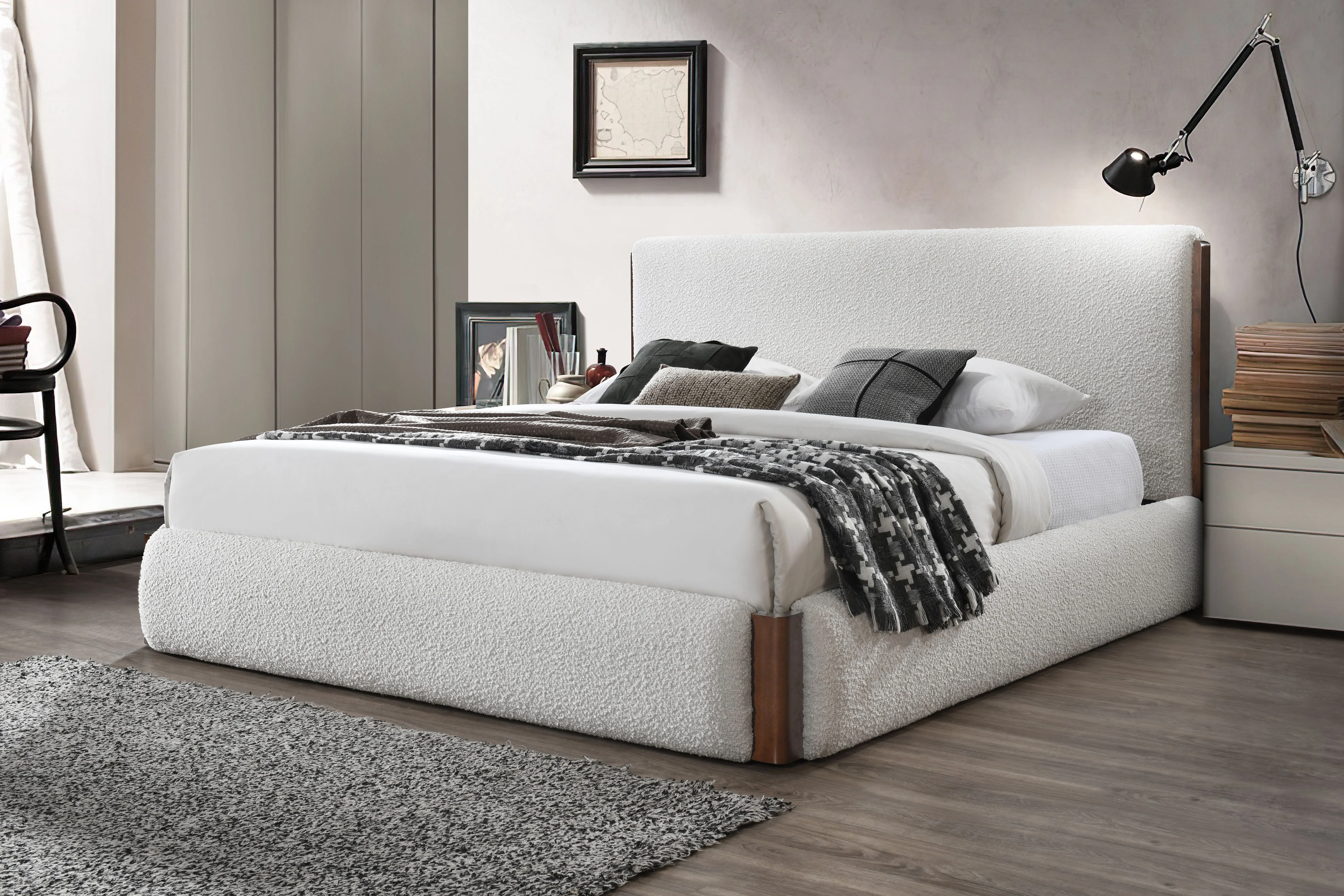 Sandro Eastern King Bed - Image 16