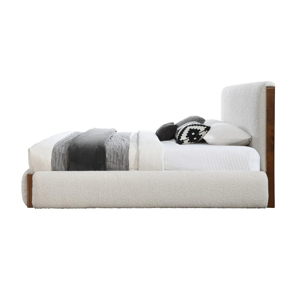 Sandro Eastern King Bed - Image 4