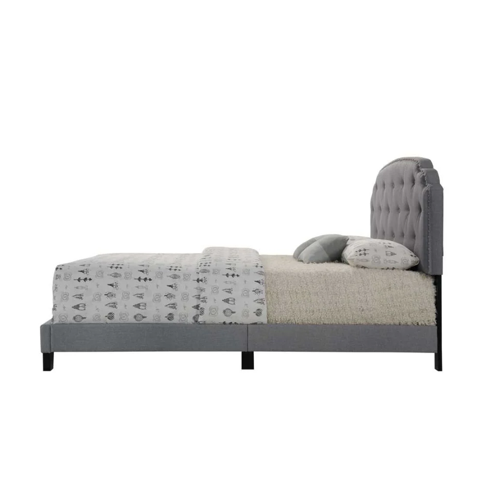 Tradilla Queen Bed - Image 3