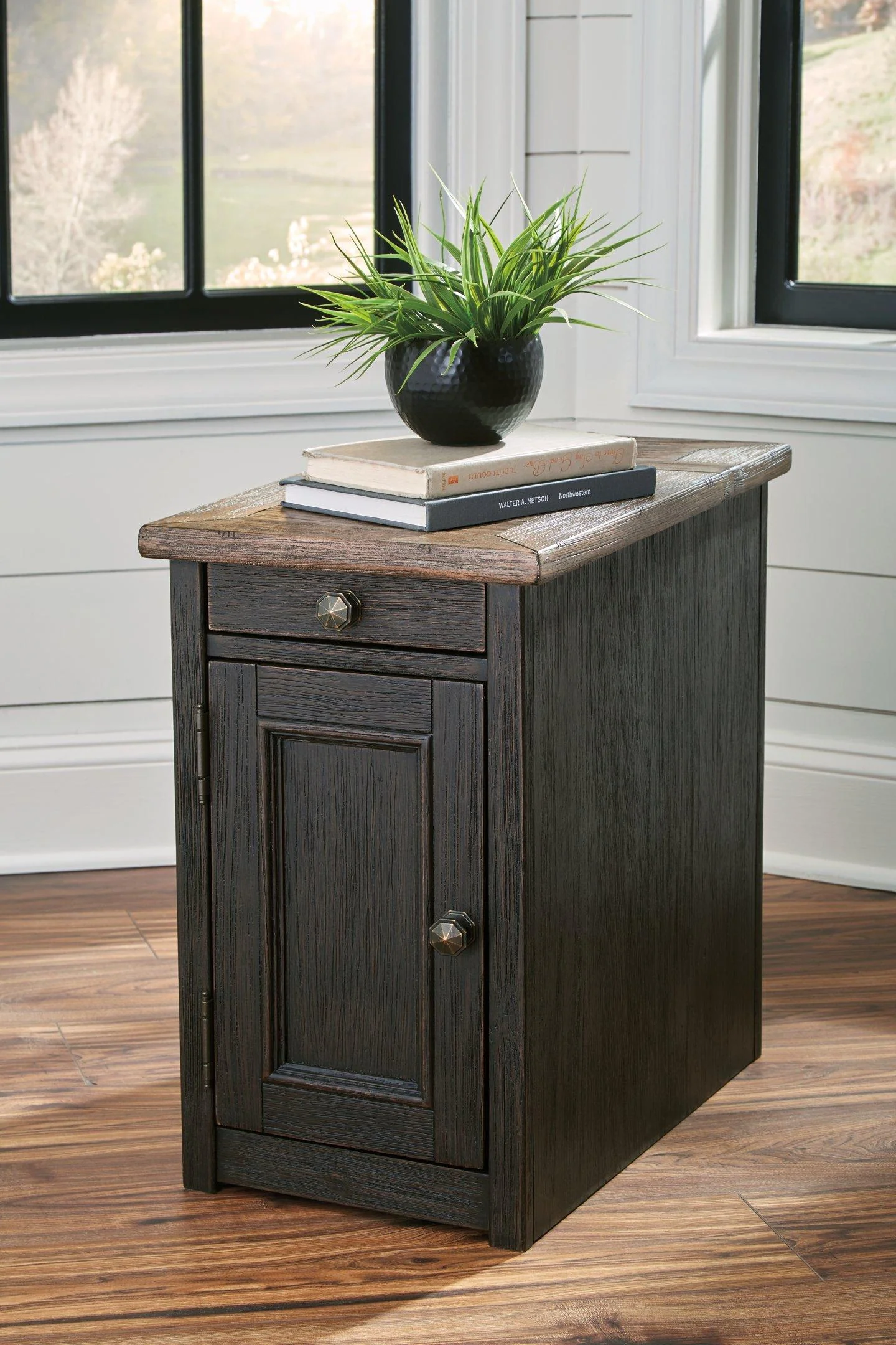 Tyler Creek End Table Set - Image 9