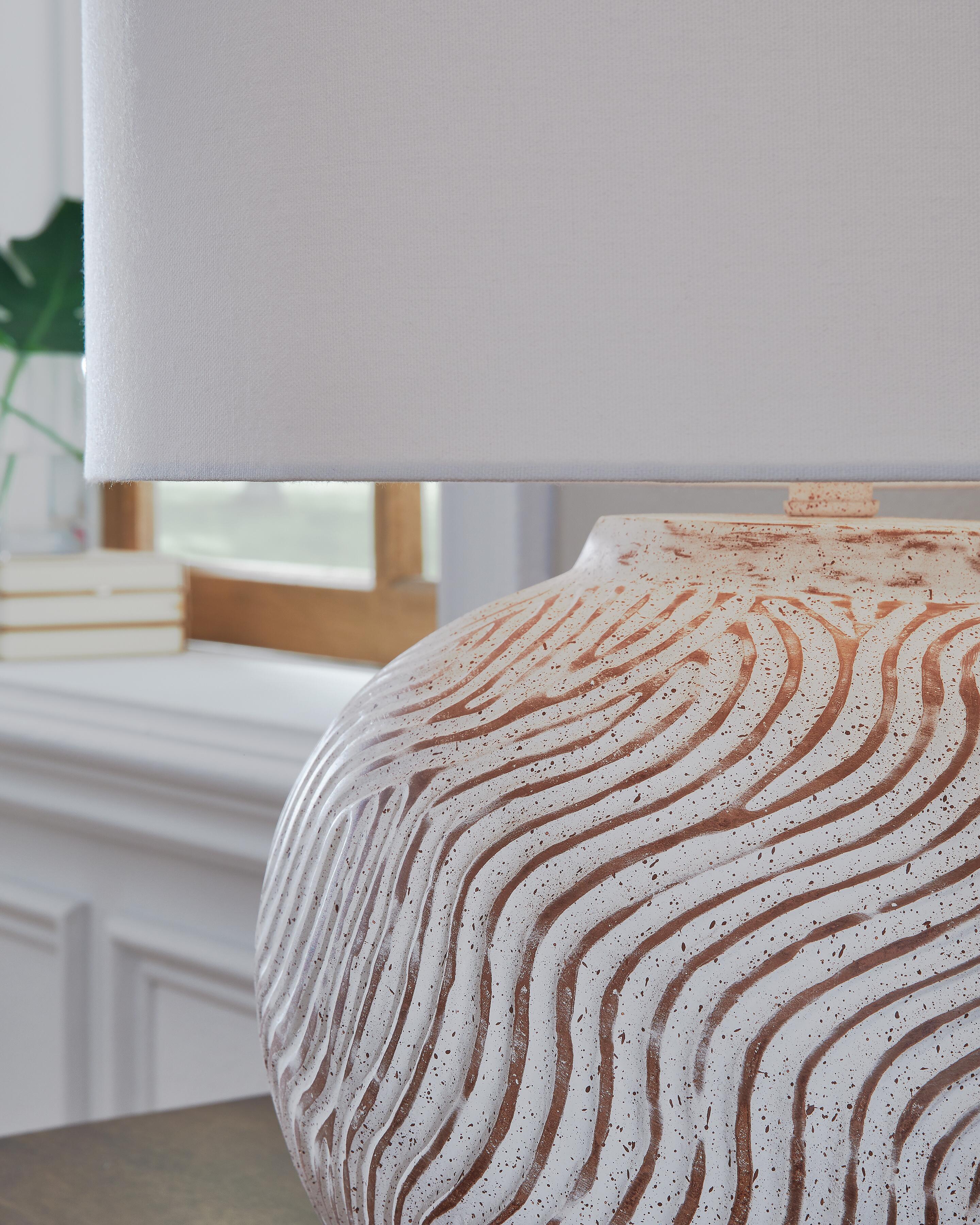 Vien Table Lamp - Image 5