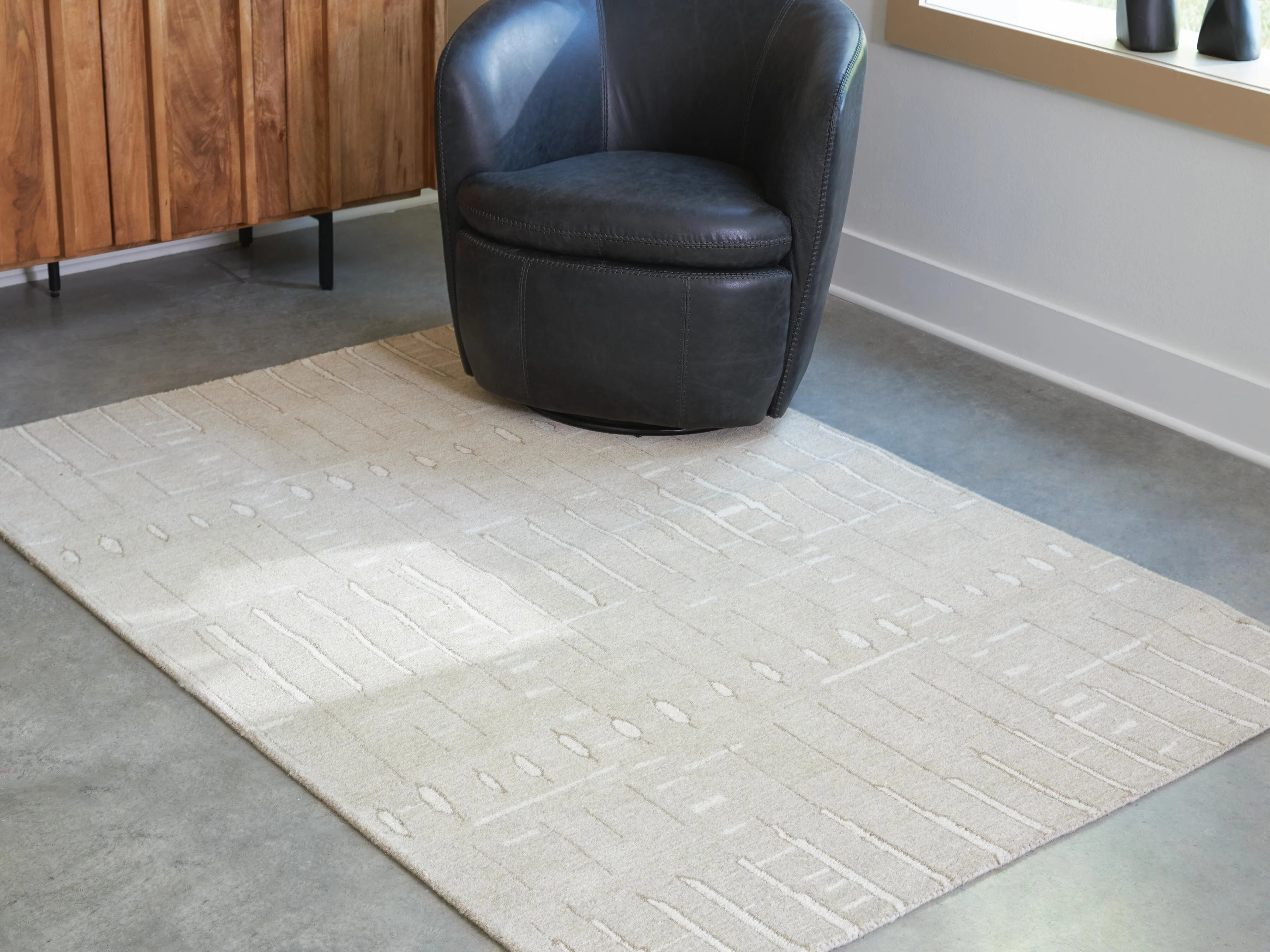 Wolbert 5' x 7' Area Rug - Image 2