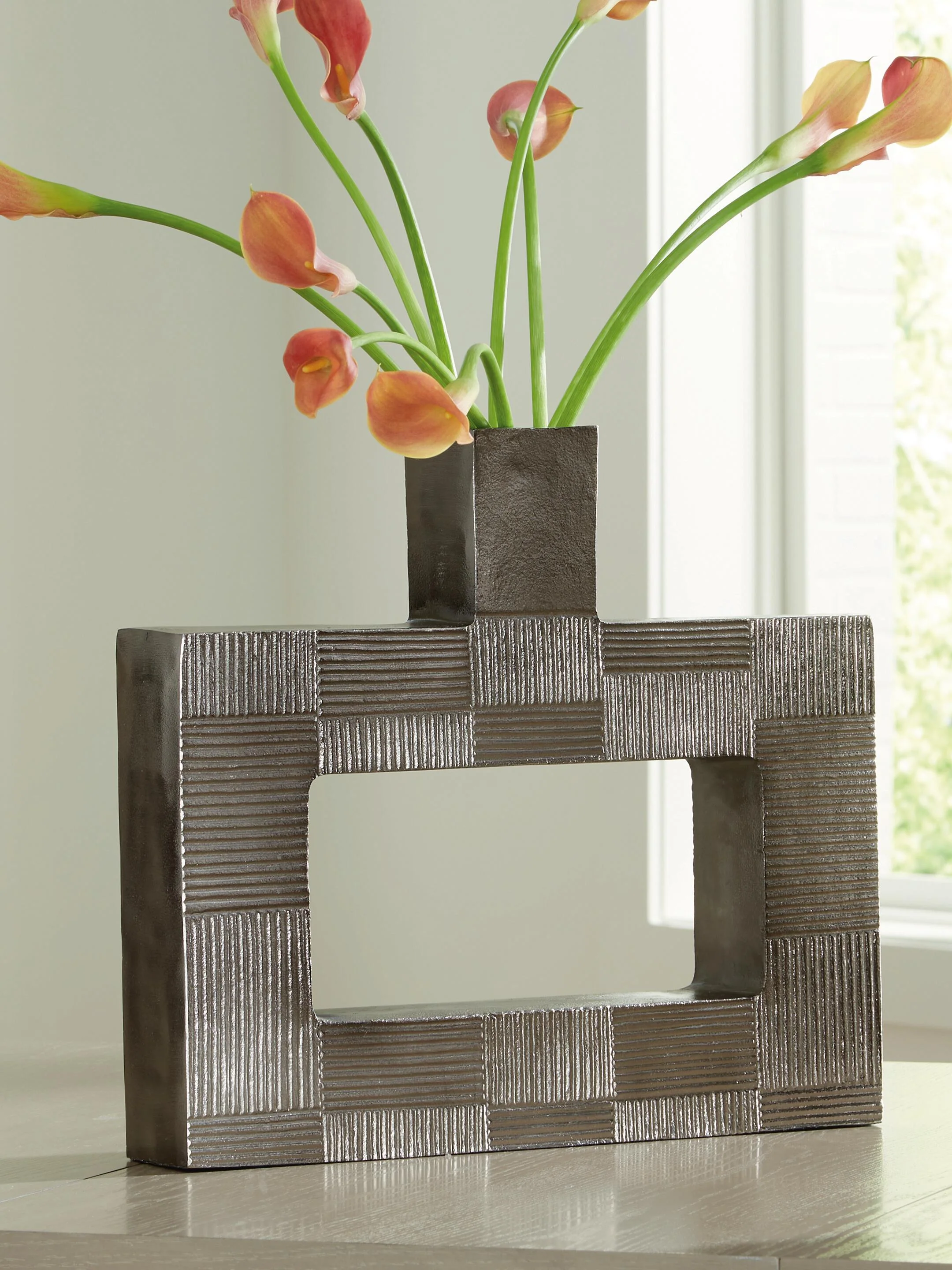 Wrengrove Vase - Image 2